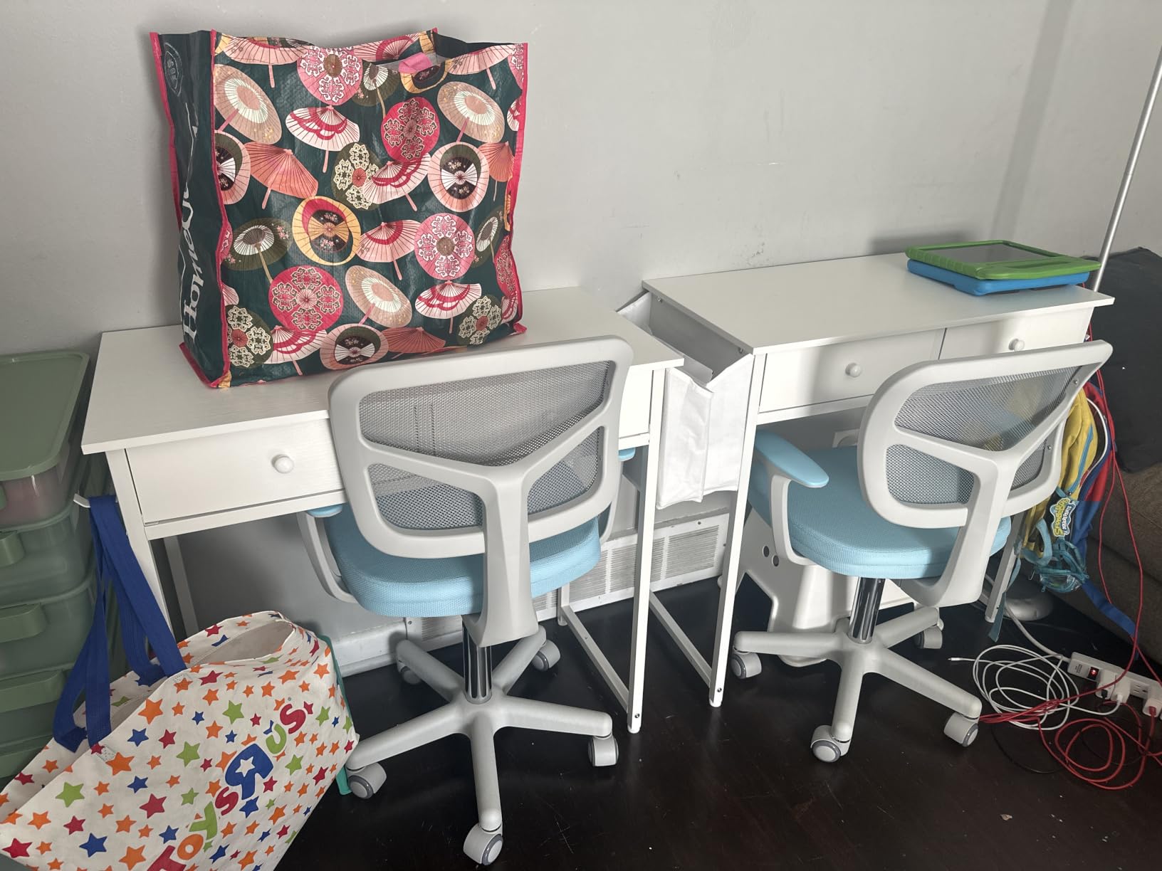 Lufeiya Small White Kids Desk with Drawers for Bedroom, 32 Inch Home Office Desks with Fabric Storage Drawer and Bag, Study Writing Vanity Table for Small Spaces, White customer photo 2