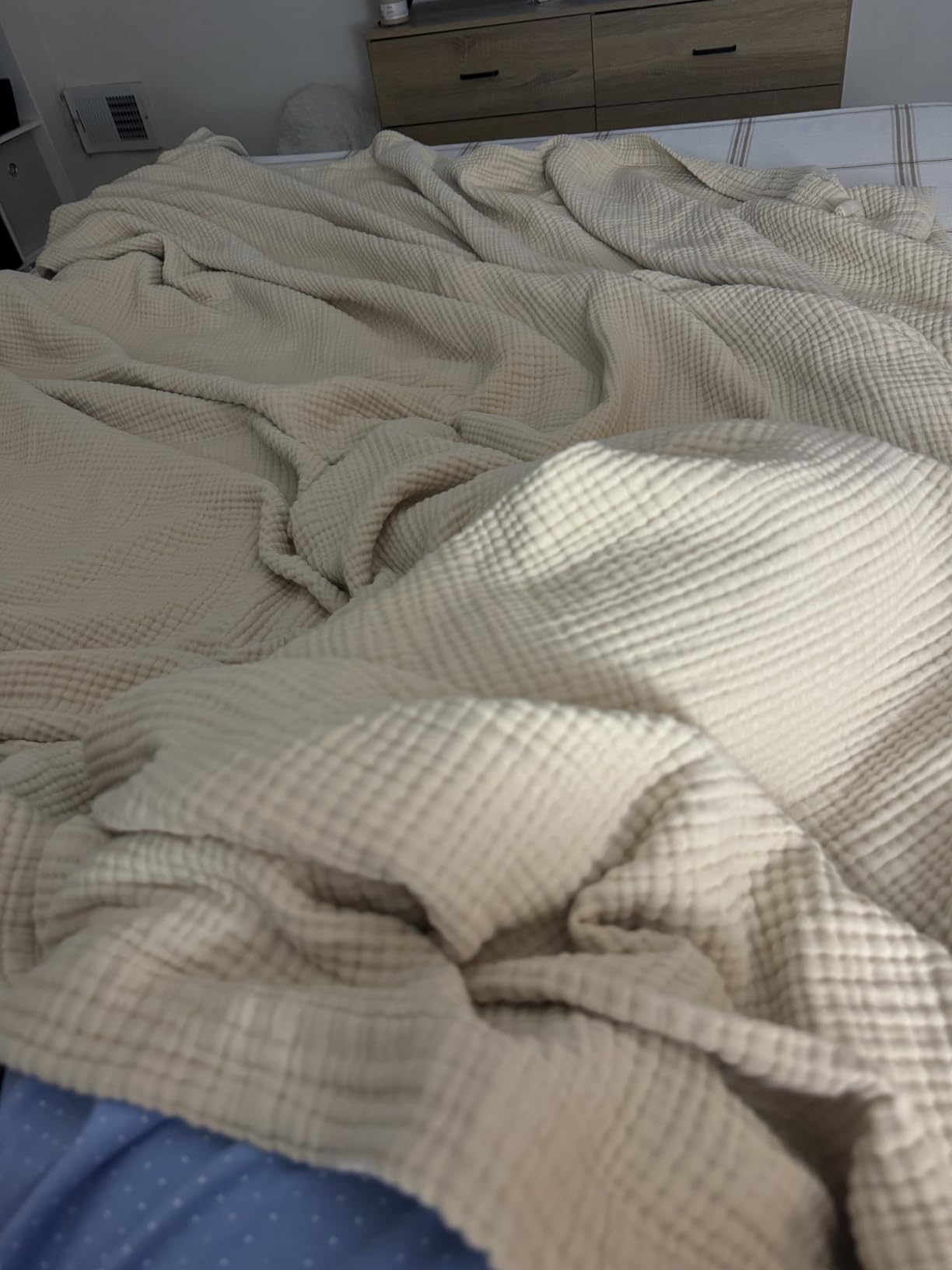 Bedsure 100% Cotton Muslin Blankets for Adults, Large Throw, Linen Beige customer photo 1
