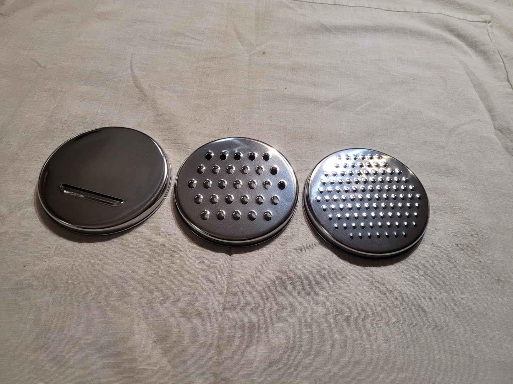 Umite Chef Mixing Bowls with Airtight Lids Set, 8PCS Stainless Steel Nesting Bowls Set, 3 Grater Attachments & Non-Slip Bottoms, Size 5, 4, 3.5, 2, 1.5QT for Baking & Mixing(Black) customer photo 2