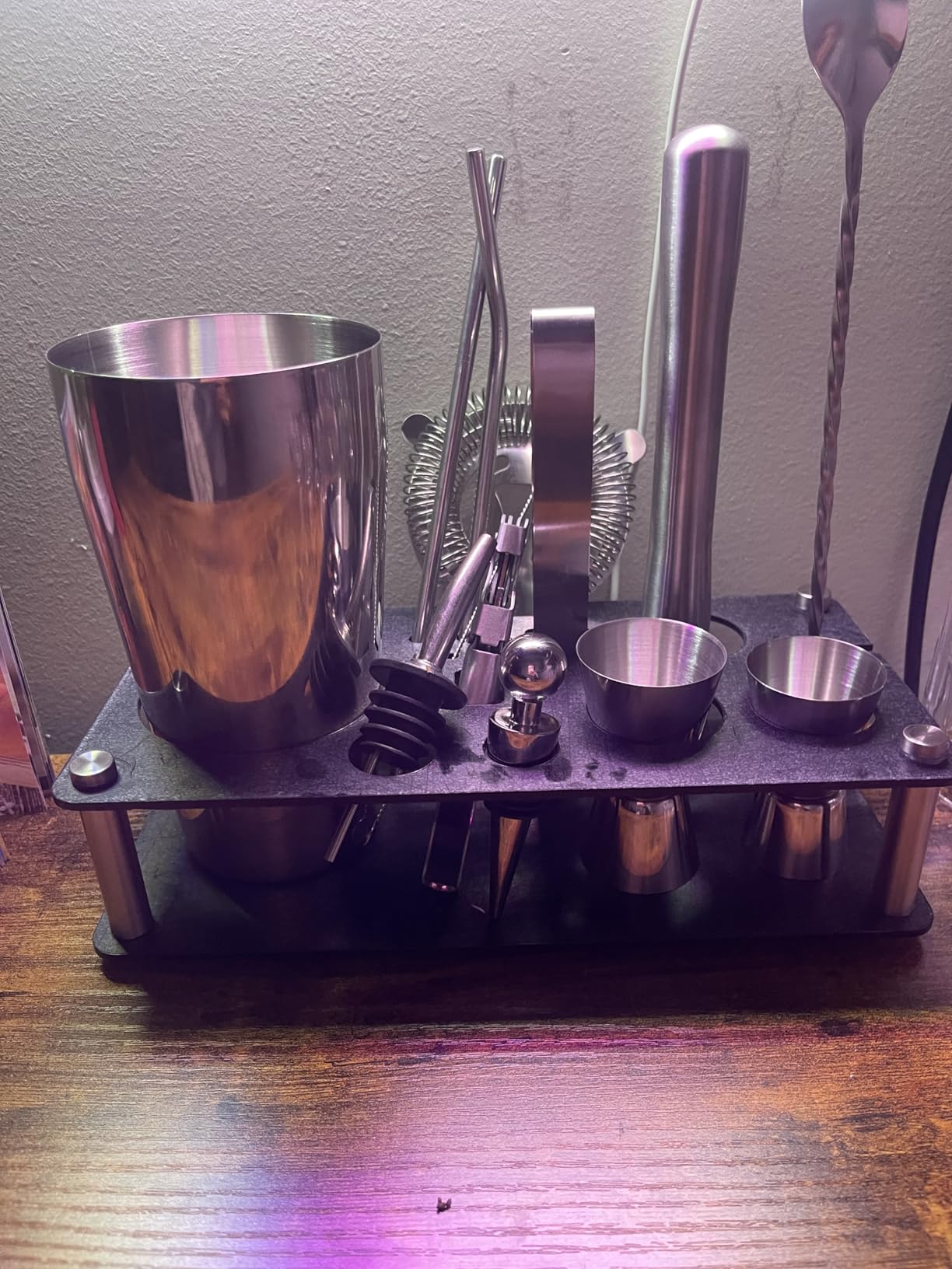 Wukuna Cocktail Shaker Bartender Kit, 15 Pcs Bar Tool with Acrylic Stand customer photo 1