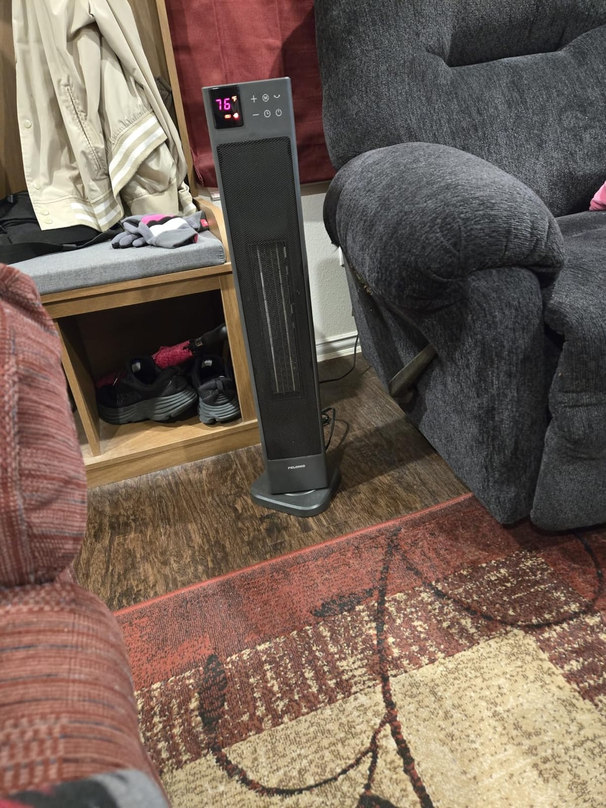PELONIS 30” Ceramic Tower Space Heater with Adjustable Thermostat for Large Room, 75° Oscillation, Remote Control & 12H Timer, Tip-Over Switch & Overheating Protection, 1500W, PHF15RSAPH30, Black customer photo 1