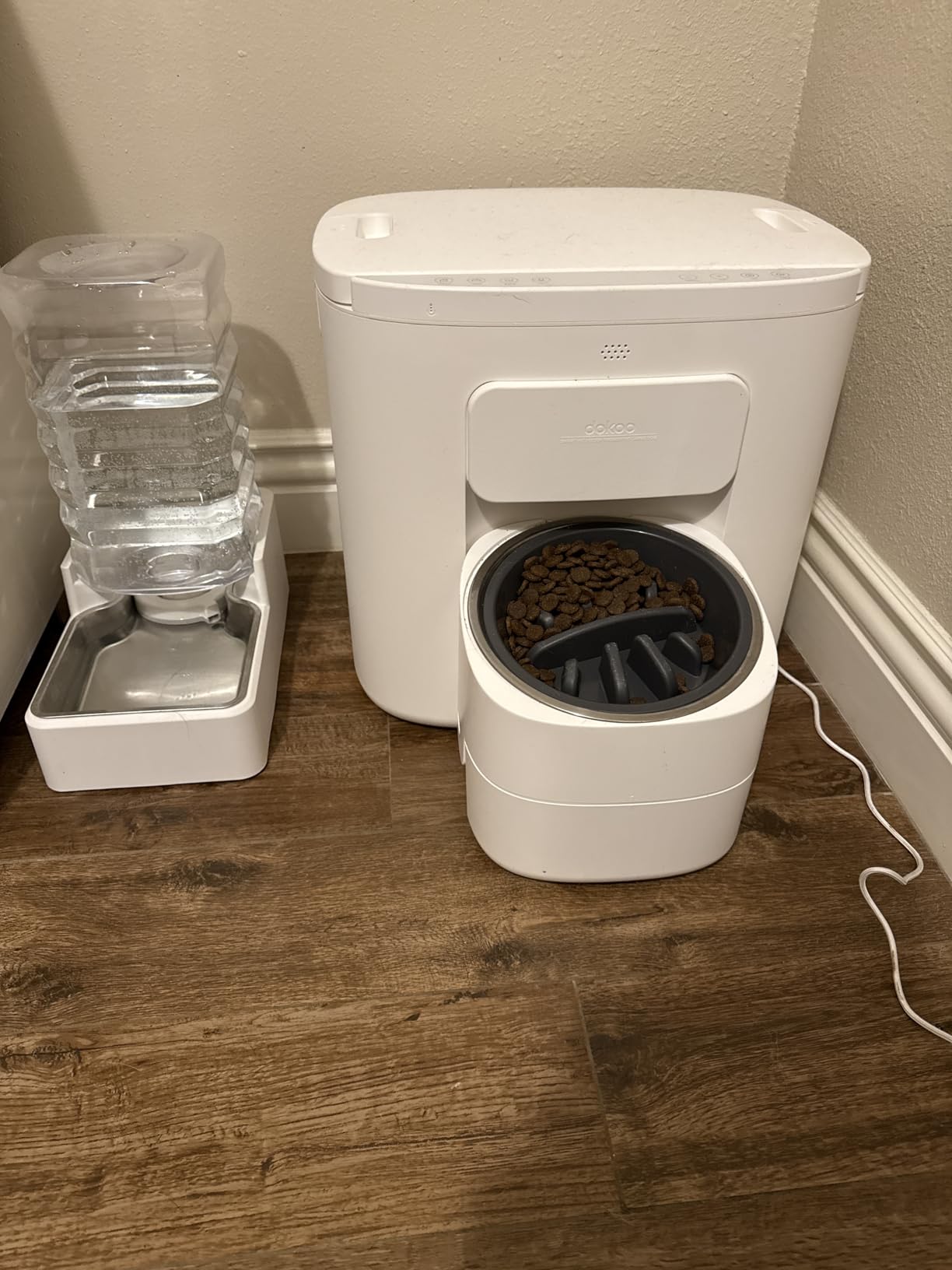 Dokoo Automatic Dog Feeder for Large Breeds, 15L/63 Cups Vacuum-Sealed customer photo 2