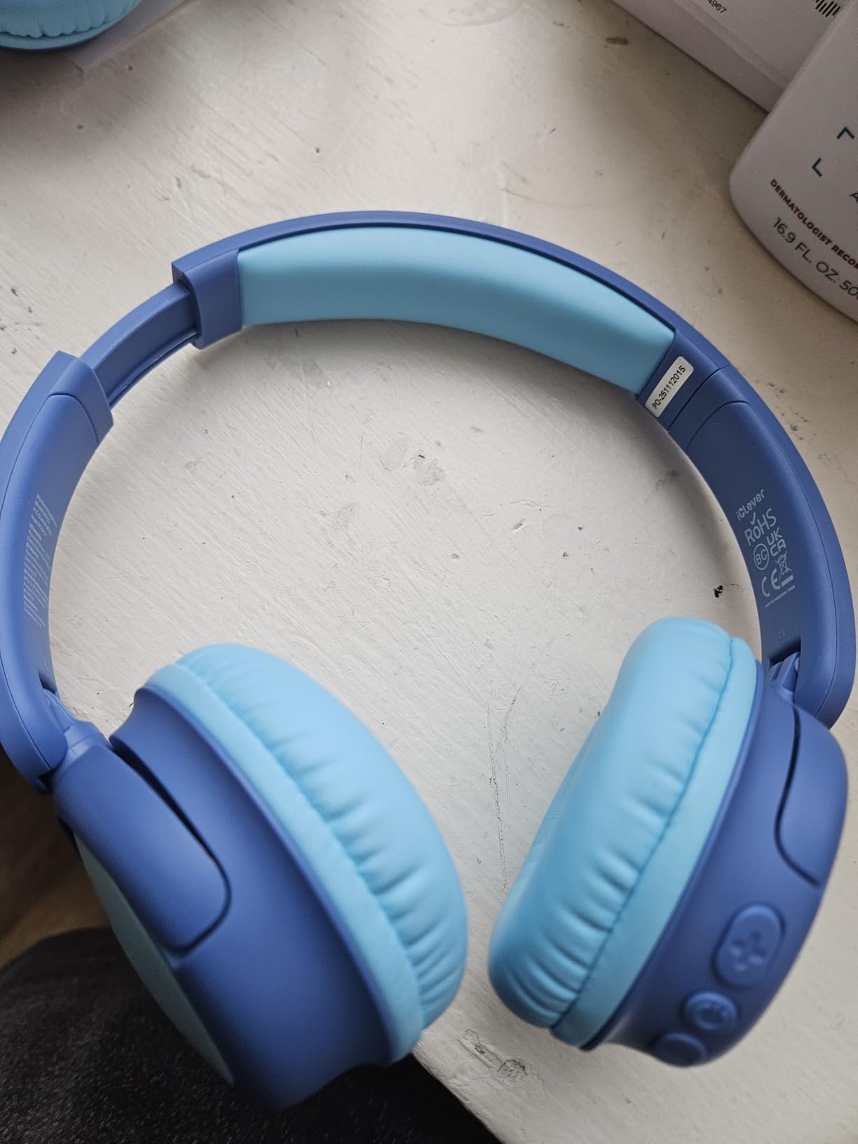 iClever BTH22 Kids Bluetooth Headphones for Toddler Travel, 60H Play Time customer photo 2