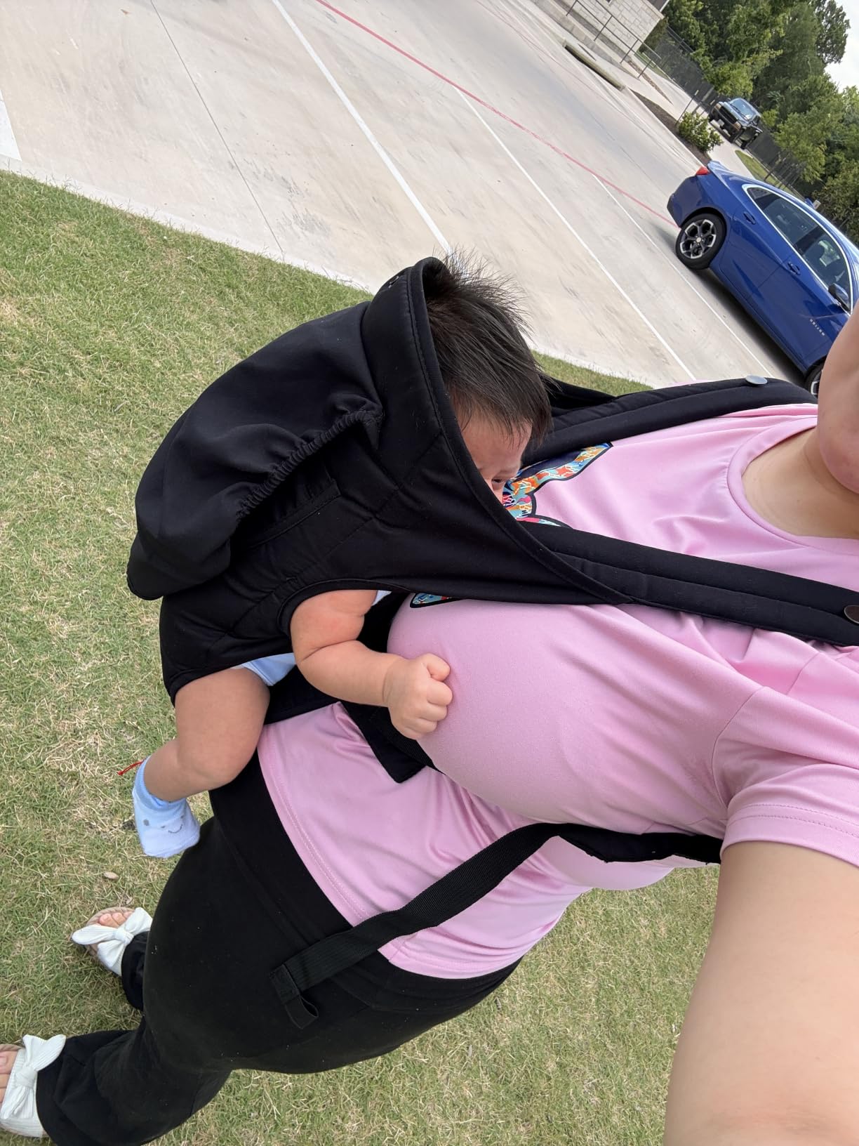 Baby Carrier Newborn to Toddler(8-30lbs), Toddler Carrier Baby Holder Carrier with Adjustable Shoulder Strap, Chest Carriers, Black customer photo 2