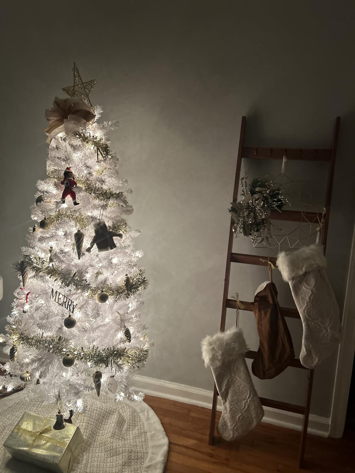 TEAKMAMA 6-Tier 5.4ft Blanket Ladder with Hooks Farmhouse Black customer photo 2