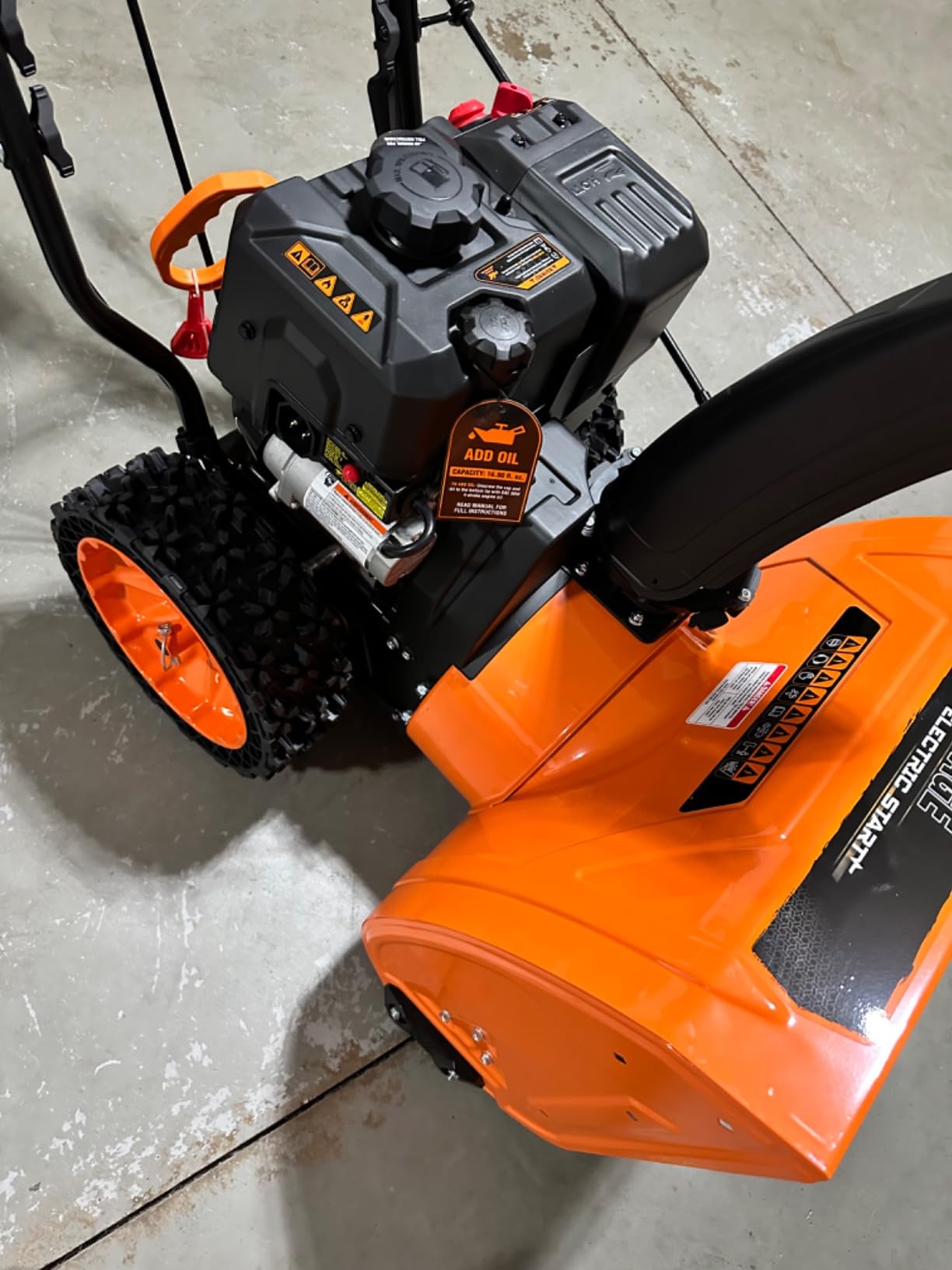 WEN 24-inch 209cc Two-Stage Self-Propelled Gas-Powered Snow Blower with Electric Start (SB209E) customer photo 2