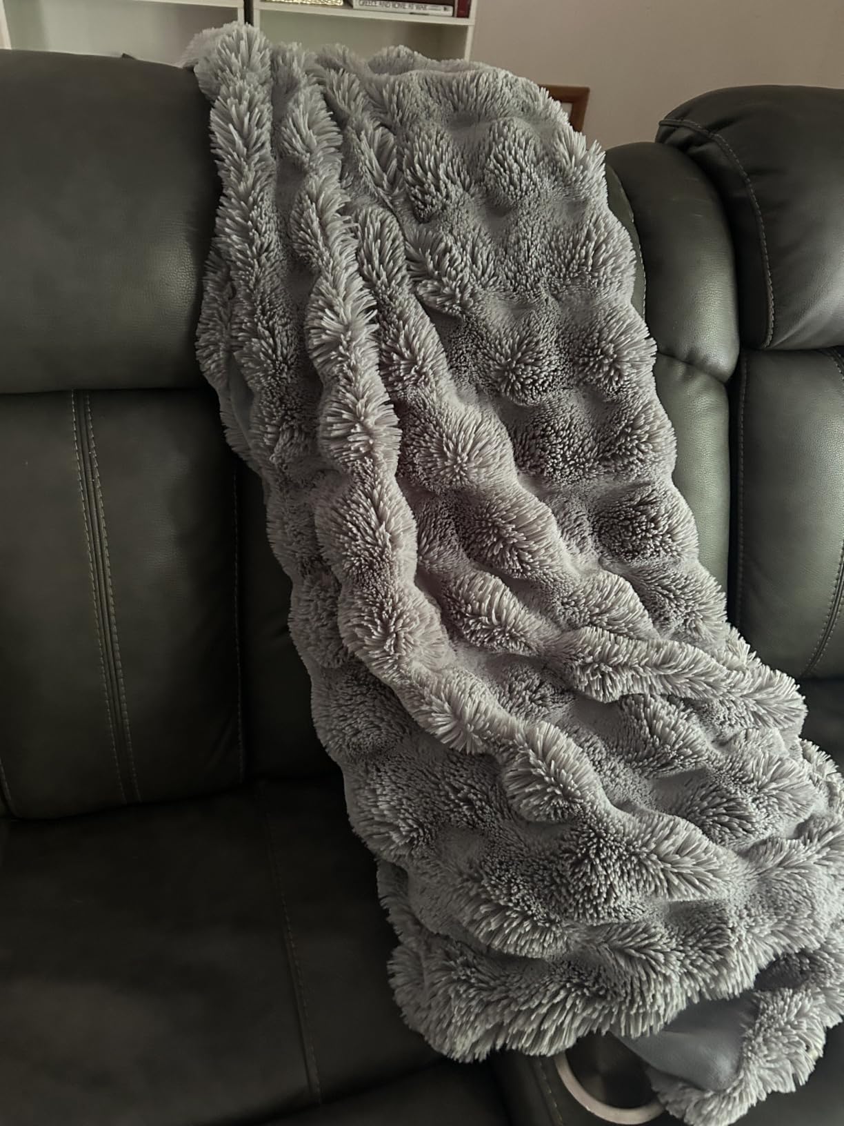 Cozy Bliss Faux Fur Throw Blanket for Couch, Fuzzy Soft Plush Thick Bubble Blanket for Sofa Bedroom Living Room, 60 * 80 Inches Cream White customer photo 2