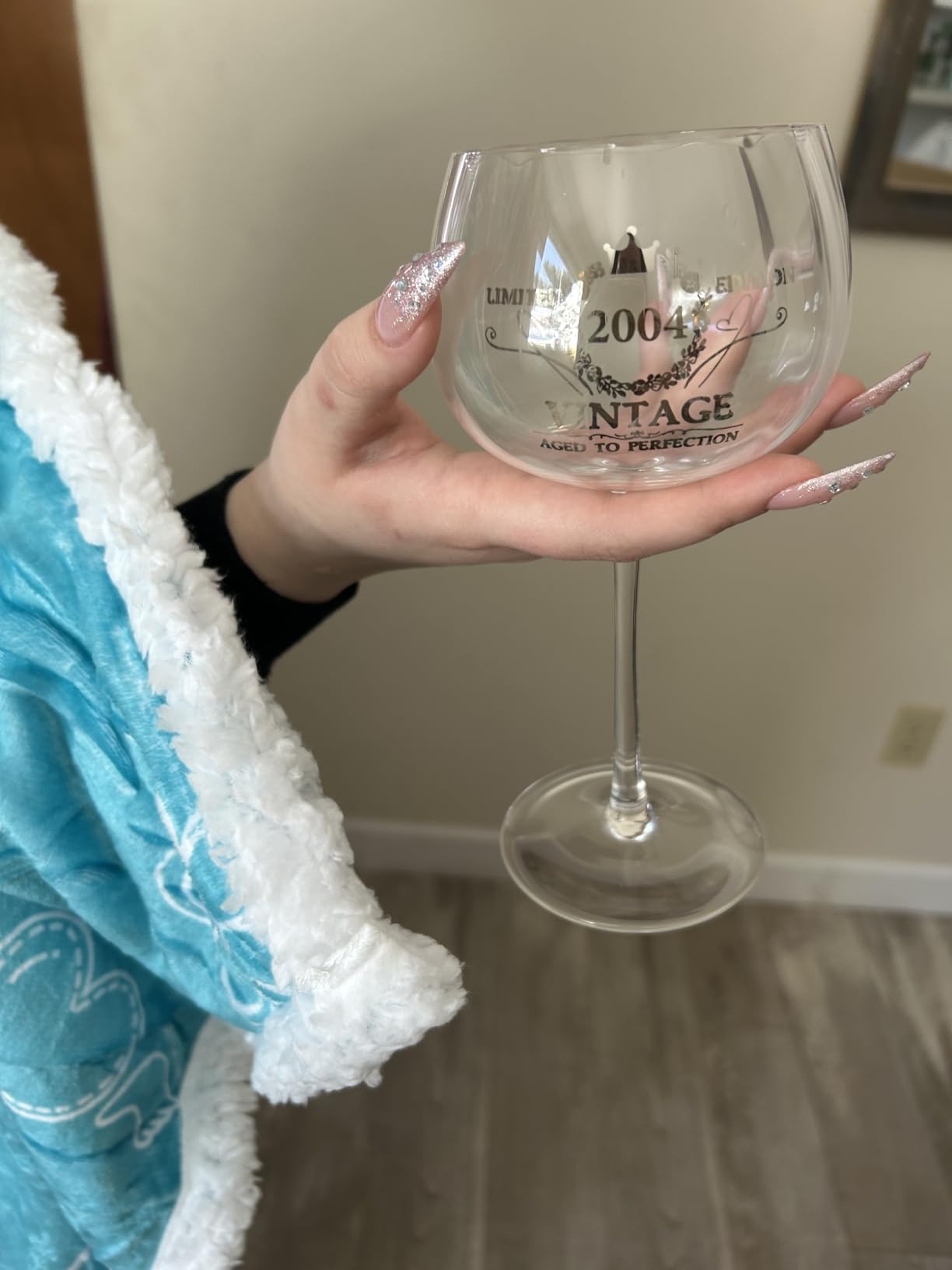 30th Birthday Gifts for Women, Vintage 1996 Engraved Wine Glass in Gift Box customer photo 2