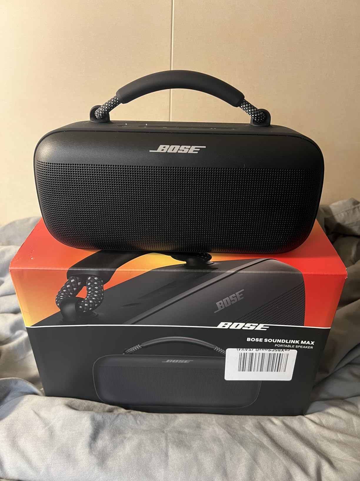 Bose SoundLink Max Bluetooth Speaker - Portable Wireless Party Speaker, IP67 Waterproof, Rope Handle, Up to 20 Hours of Playtime, USB-C, Built-in 3.5mm AUX Input, Black customer photo 1