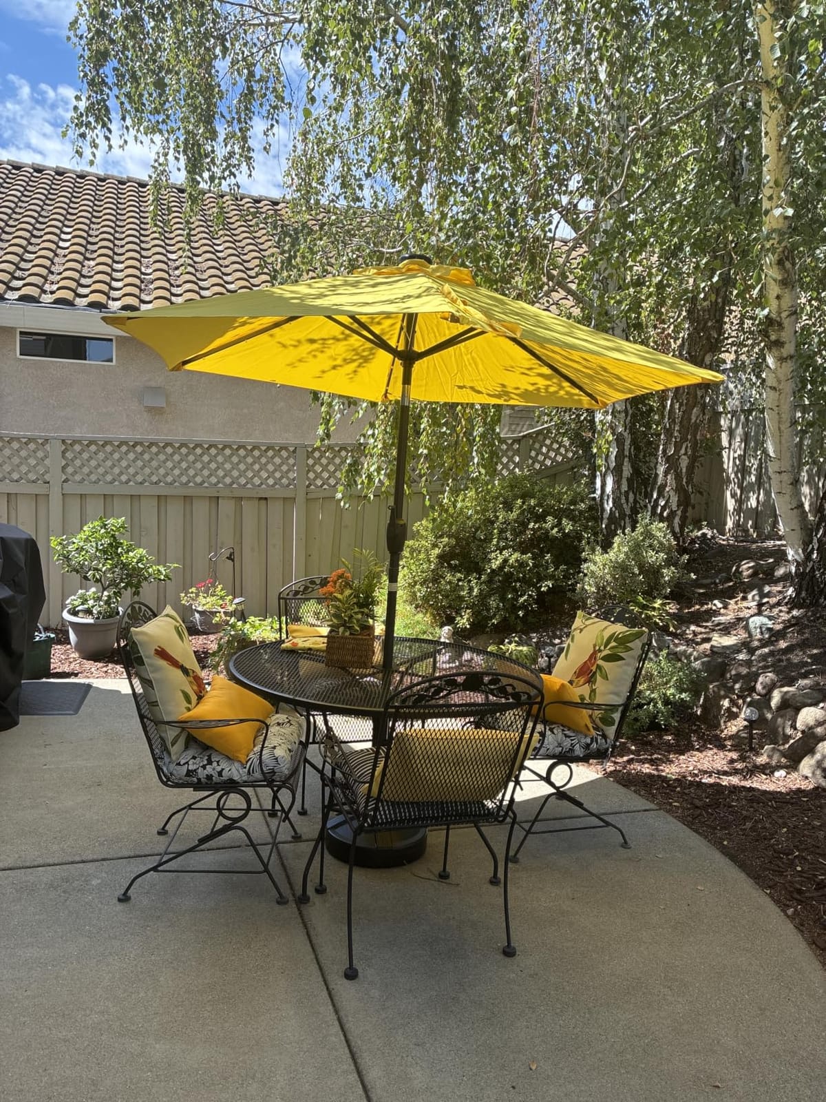 Best Choice Products 7.5ft Solar Umbrella LED Lighted Patio Umbrella, Table Market Umbrella with Tilt and Crank, Outdoor Umbrella for Garden, Deck, Backyard, Pool and Beach customer photo 2