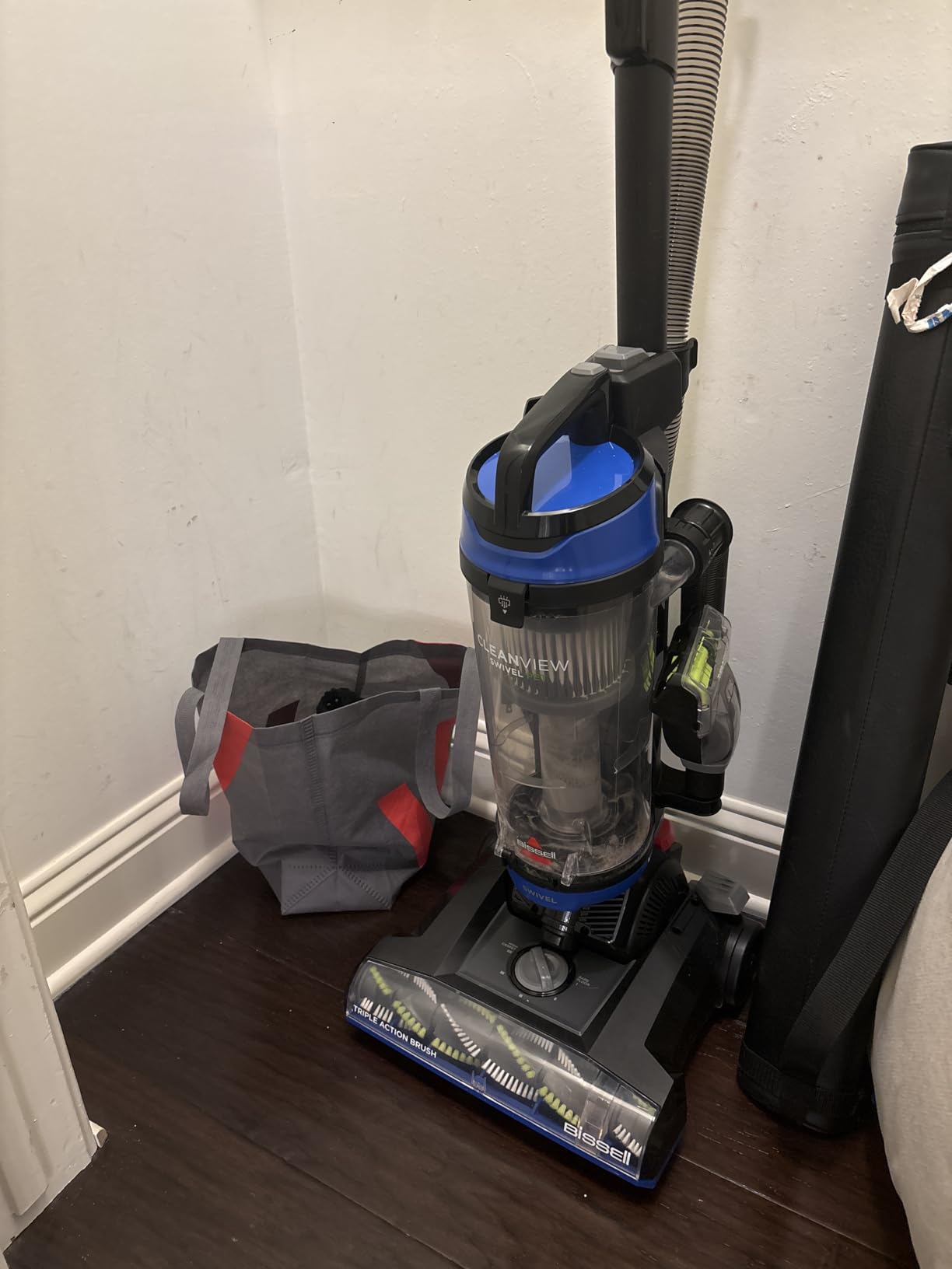 Bissell CleanView Swivel Vacuum, Triple Action Brush Roll, 3836 customer photo 1