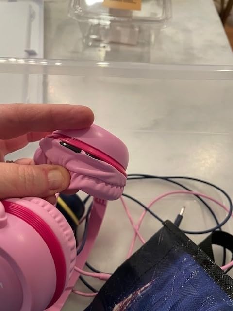vinamass Kids Headphones with 85dB Volume Limit,On Ear Headphones,Adjustable and Flexible for Toddlers to Adults,Suit for School Classroom Students Teens Children customer photo 1