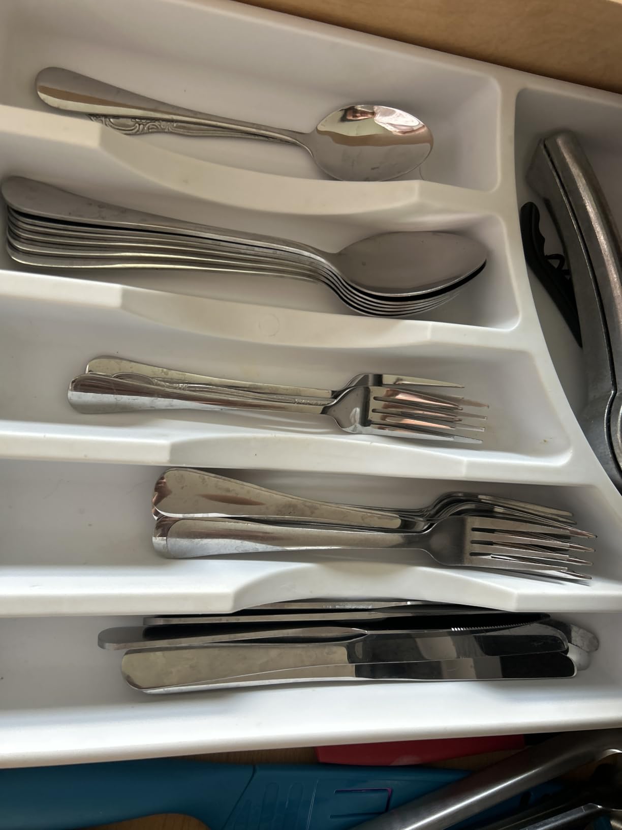 MUTNITT 60 Pcs Gold Silverware Set Service for 12, Premium Stainless Steel Flatware Set, Cutlery Utensil Set, Durable Home Kitchen Eating Tableware Set, Include Fork Knife Spoon Set, Dishwasher Safe customer photo 1