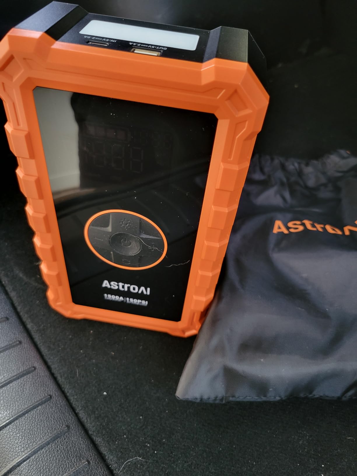 AstroAI S8 Air 3000A Jump Starter with Air Compressor, 12V Jump Box customer photo 2