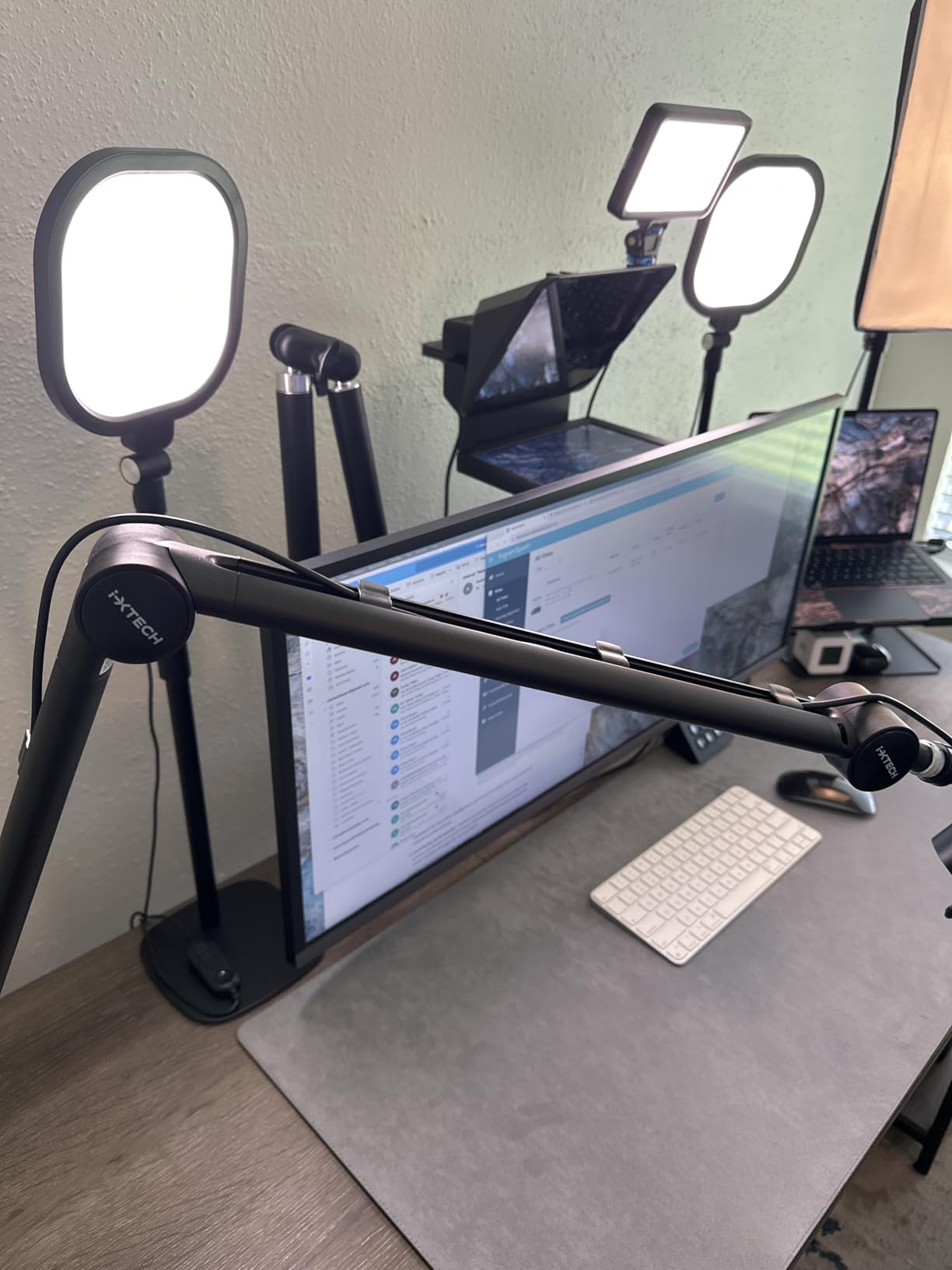 Zoom Lighting for Computer, Adjustable Desk Lighting for Video Calls, 30 Light Modes Video Conference Light, Desk Ring Light with Stand for Webcam, Meetings, Live Stream, Home Office. CRI 97.8 customer photo 2