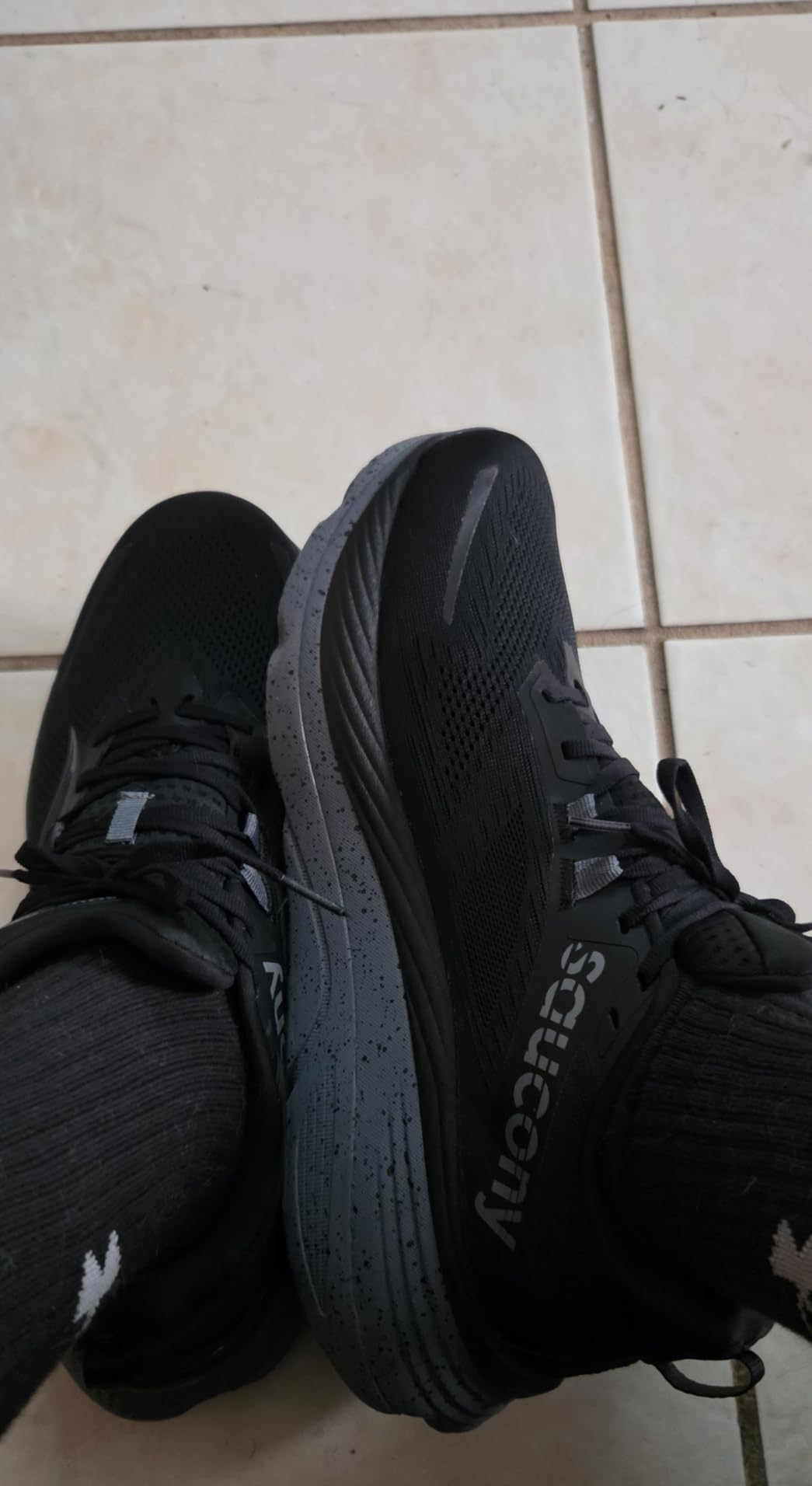Saucony Men's Hurricane 24 Sneaker | Road Running Shoes customer photo 2