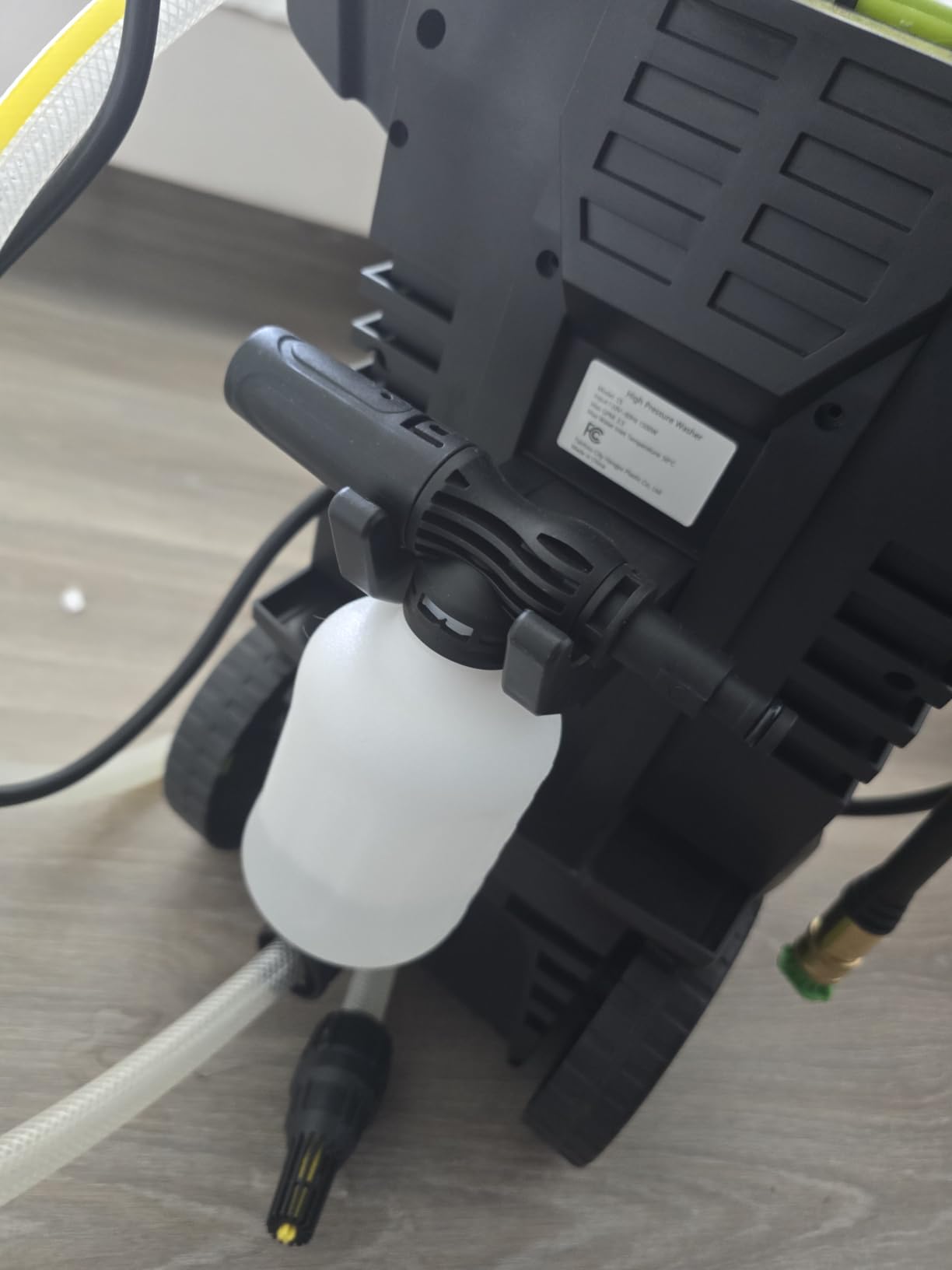 Pressure Washer, Portable Power Washer, 4 Quick Connect Nozzles, High Pressure Cleaning Machine for Car Fence Driveway Patio Washing and More(Light Green) customer photo 2
