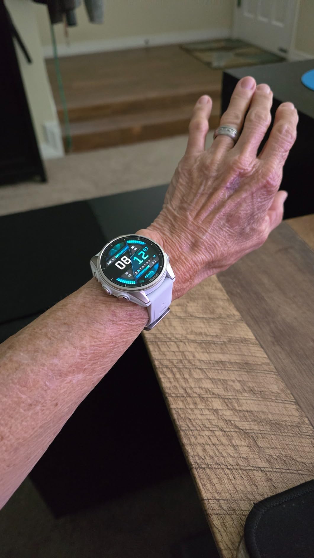 Garmin fēnix® 8, 43mm, Whitestone customer photo 1
