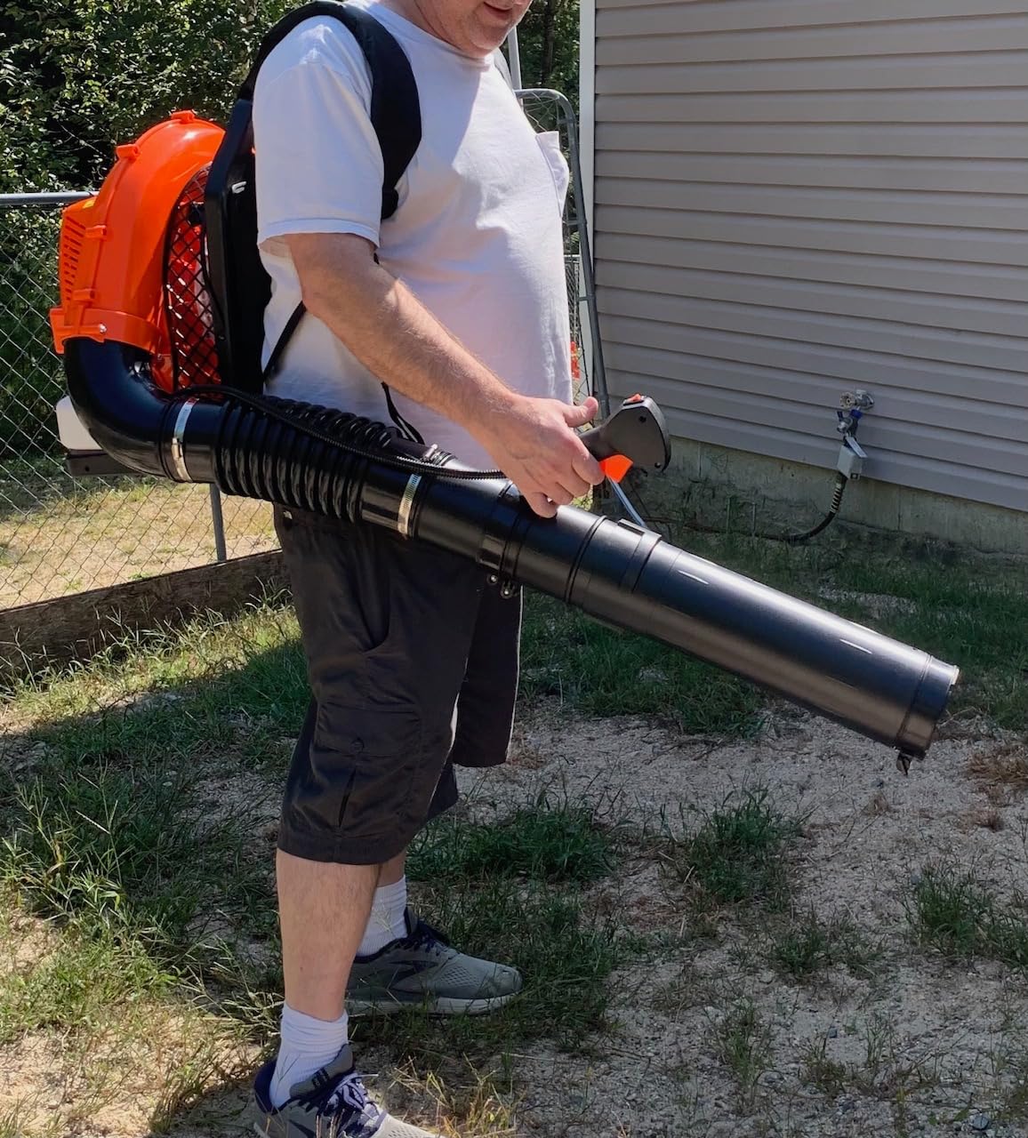 VEVOR 79cc Backpack Gas Leaf Blower, 2-Cycle Gas Powered Backpack Blower with 3L Fuel Tank, 930CFM Air Volume 184MPH Speed, Ideal for Lawn Care customer photo 1