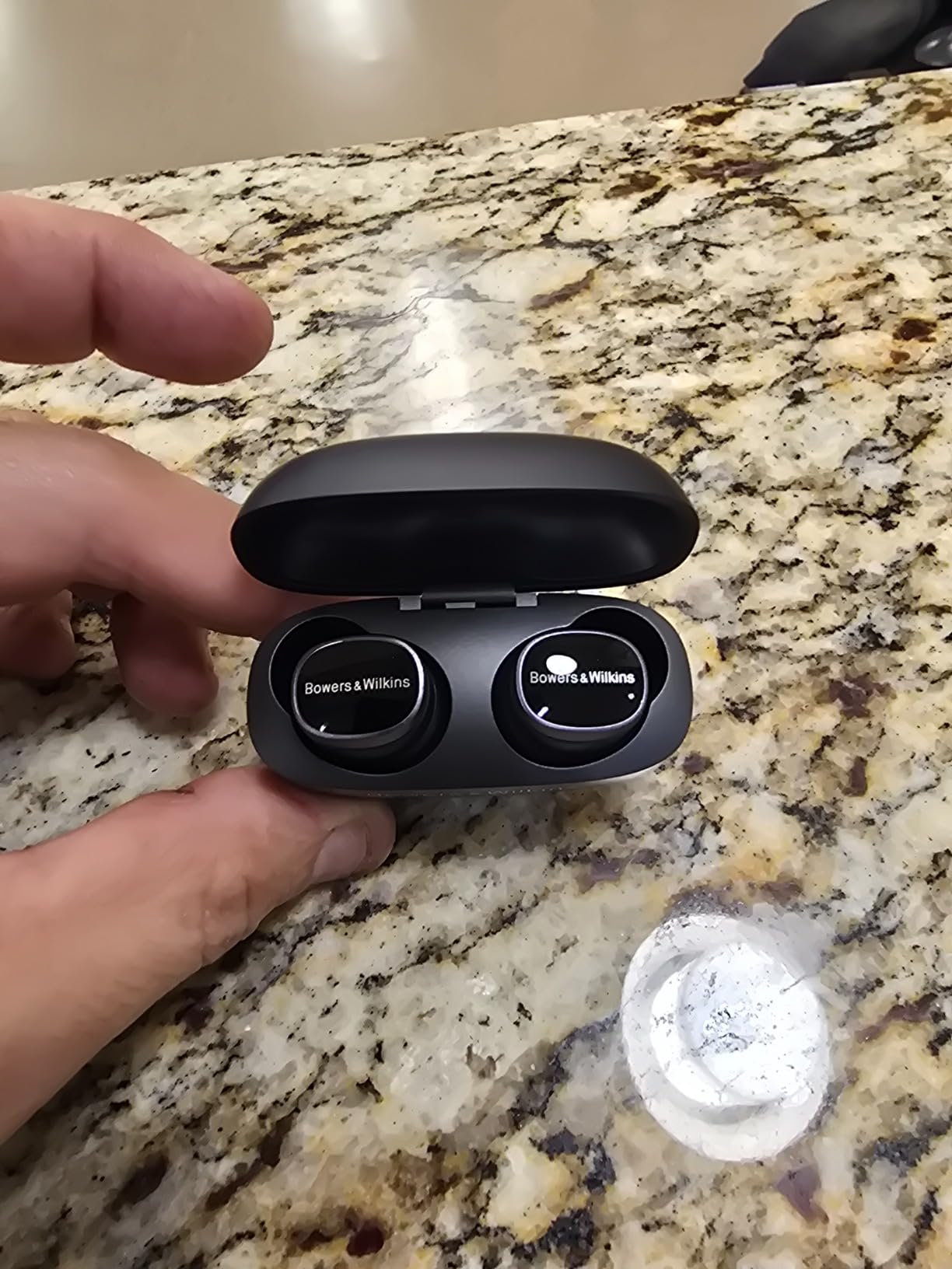 Bowers & Wilkins Pi8 Bluetooth Wireless Earbuds (Anthracite Black), in-Ear Bluetooth Earphones with Qualcomm Chipset & aptX Lossless, Active Noise Cancelling Earbuds, 3 Built-in Mics, 15-Min Charging customer photo 1