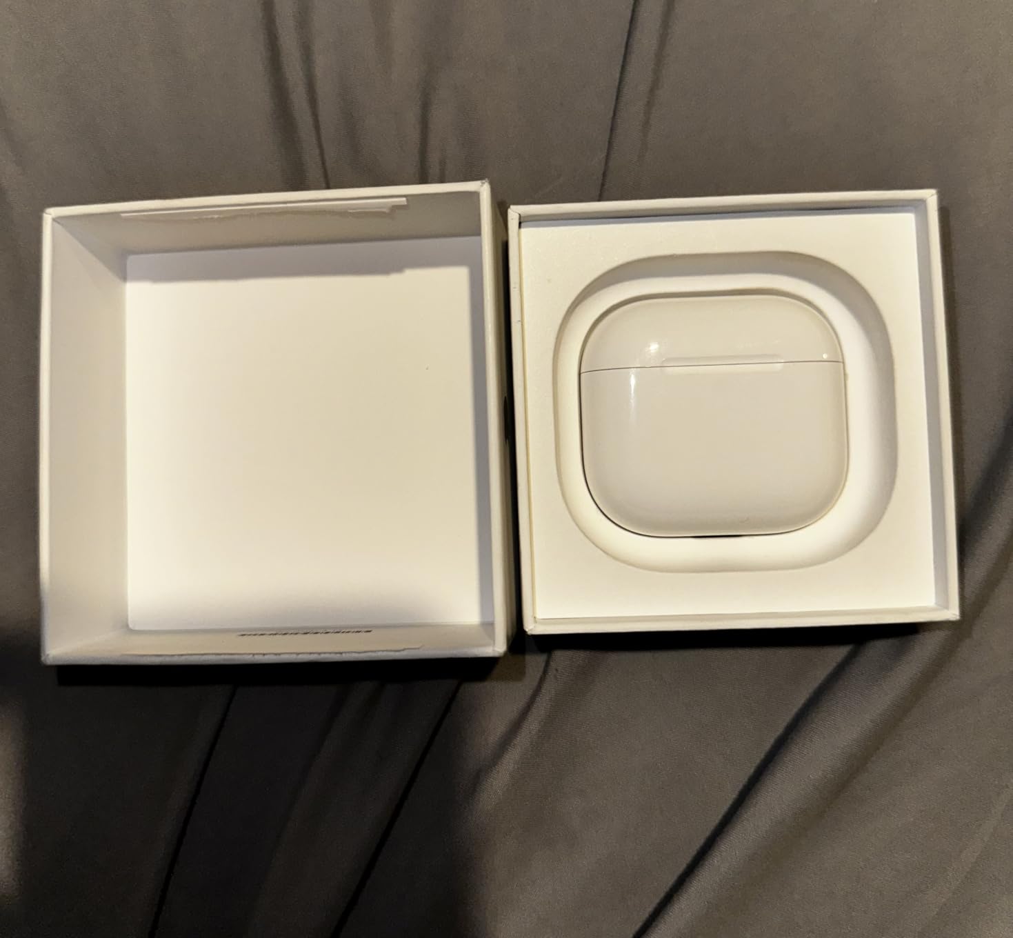 Apple AirPods 4 Wireless Earbuds customer photo 1