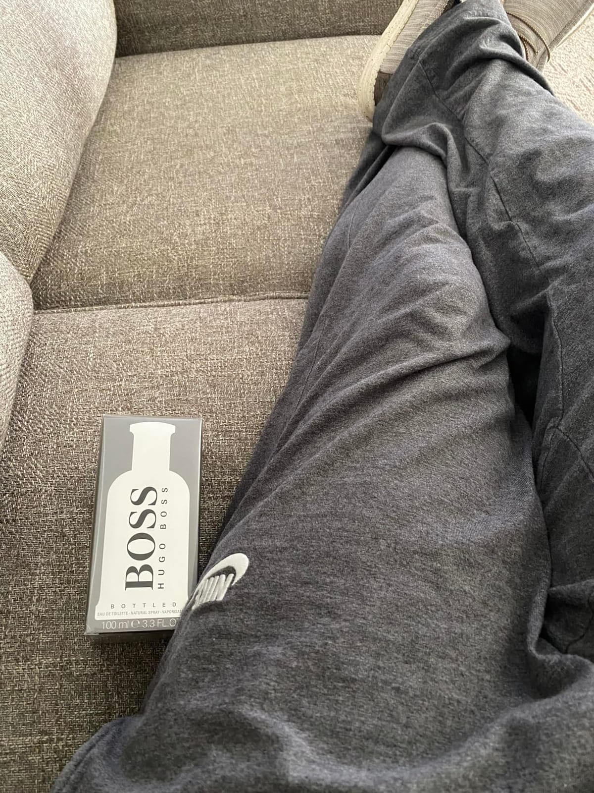 Hugo Boss Bottled Eau de Toilette – Woody Men's Cologne – With Notes of Apple, Cinnamon & Wood – Long Lasting Fragrance customer photo 2