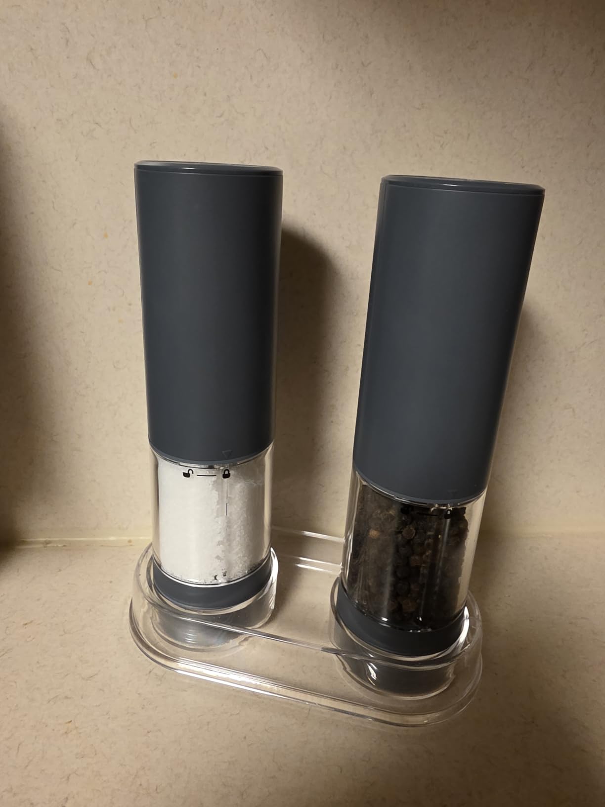 Electric Salt and Pepper Grinder Set Automatic Battery Pepper Mill Shakers Adjustable Coarseness Upgraded Larger Capacity with Led Home and Kitchen Appliances White Elephant Gifts for Women Men customer photo 2
