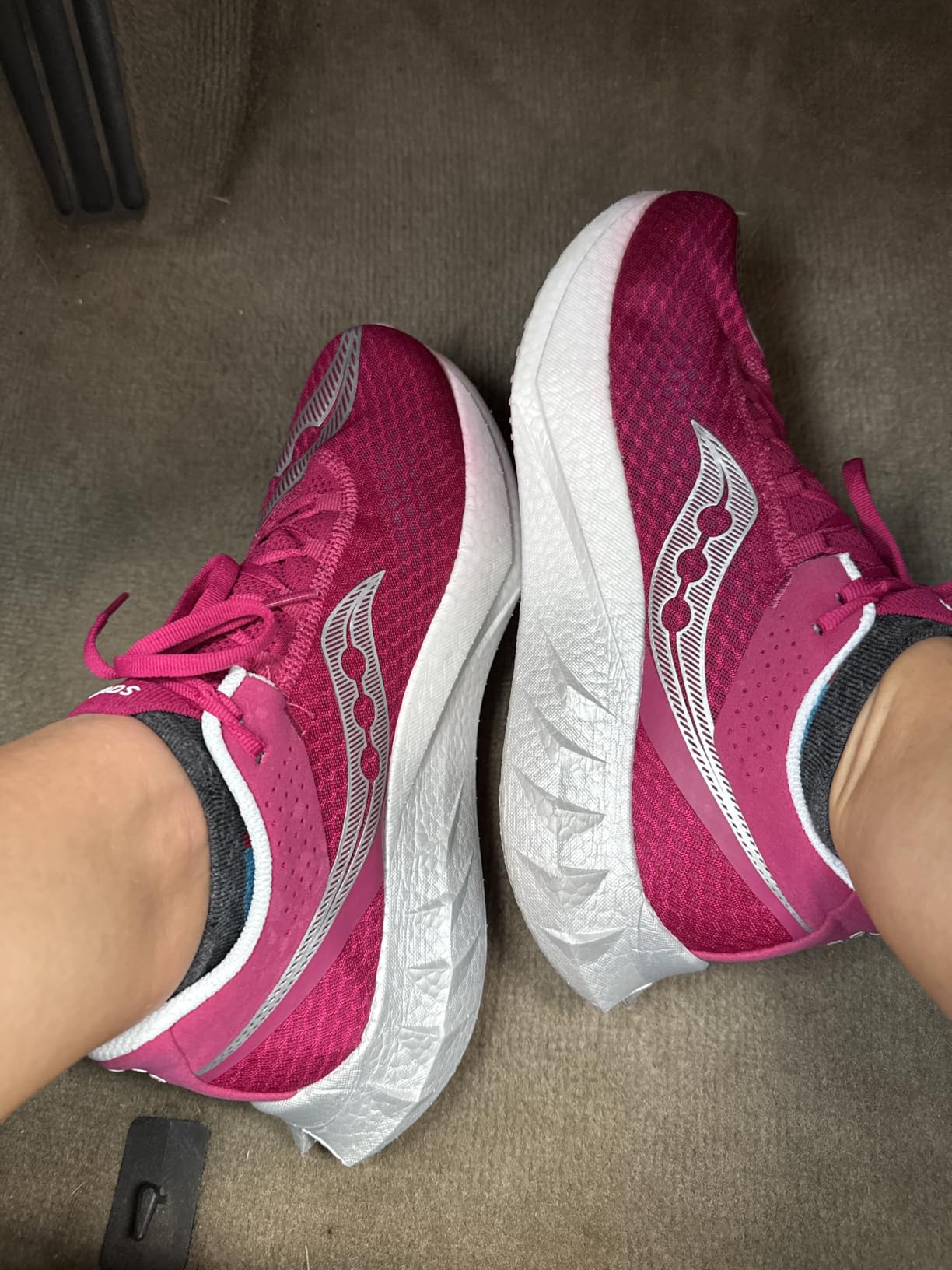 Saucony Women's Endorphin PRO 4 Sneaker customer photo 2