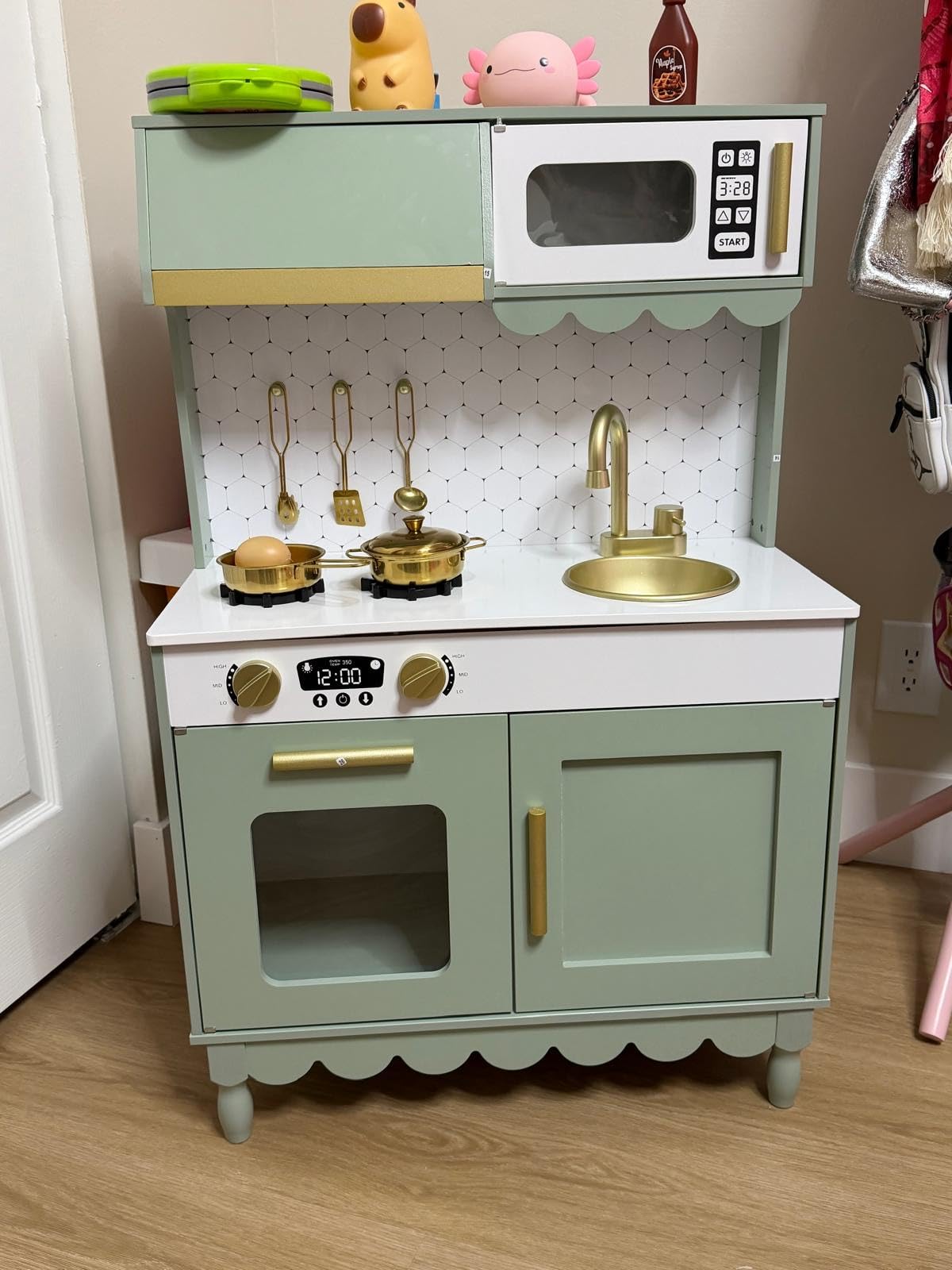 Best Choice Products Toddler Kitchen Playset, Wooden Cottage Kids Play Kitchen with 5 Accessories, Toy Storage, Scalloped Edge, and Pretend Play Microwave, Oven, Clicking Knobs - Pink customer photo 2