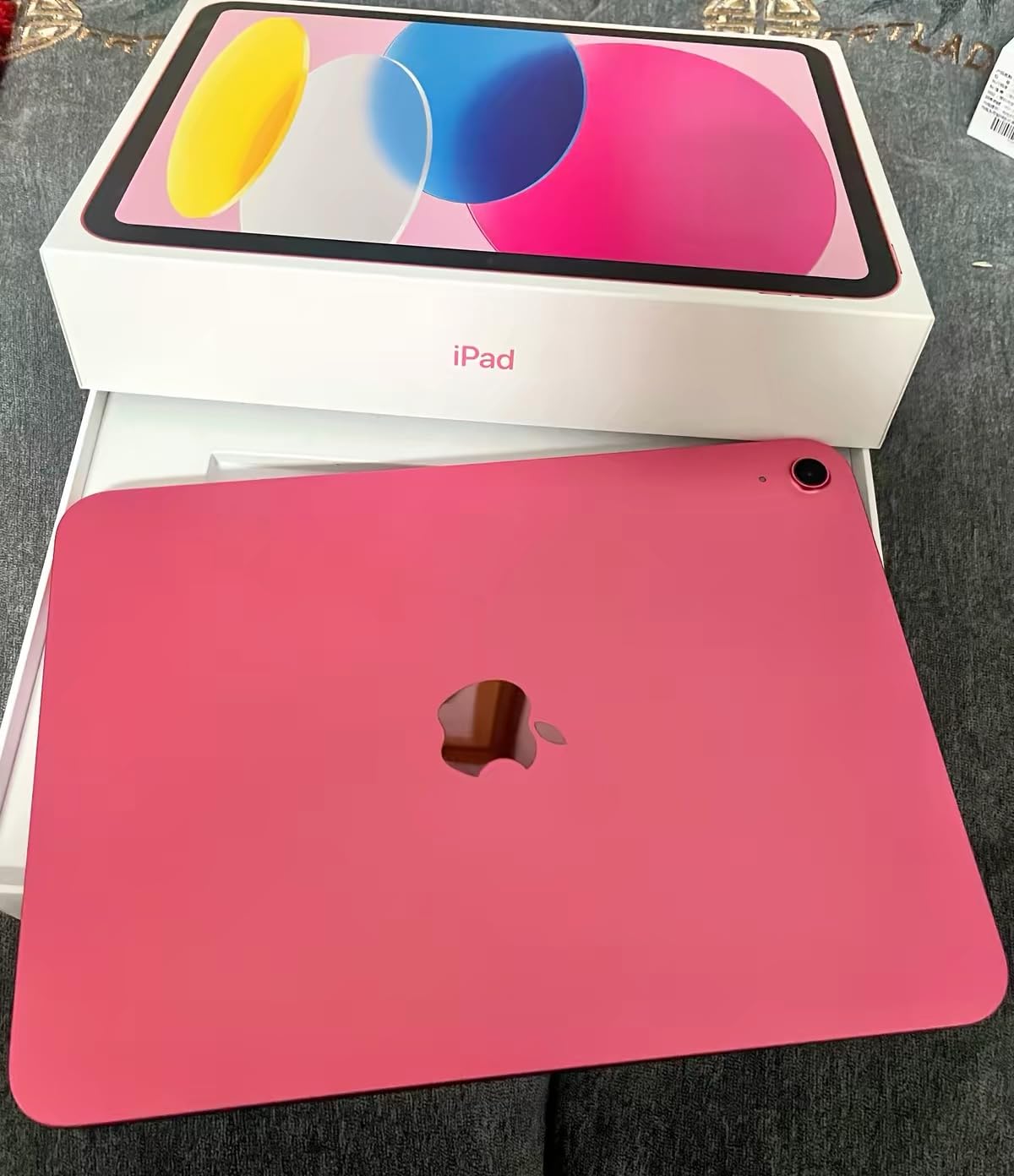 Apple iPad 11-inch: A16 chip, 11-inch Model, Liquid Retina Display, 128GB, Wi-Fi 6, 12MP Front/12MP Back Camera, Touch ID, All-Day Battery Life — Silver customer photo 1