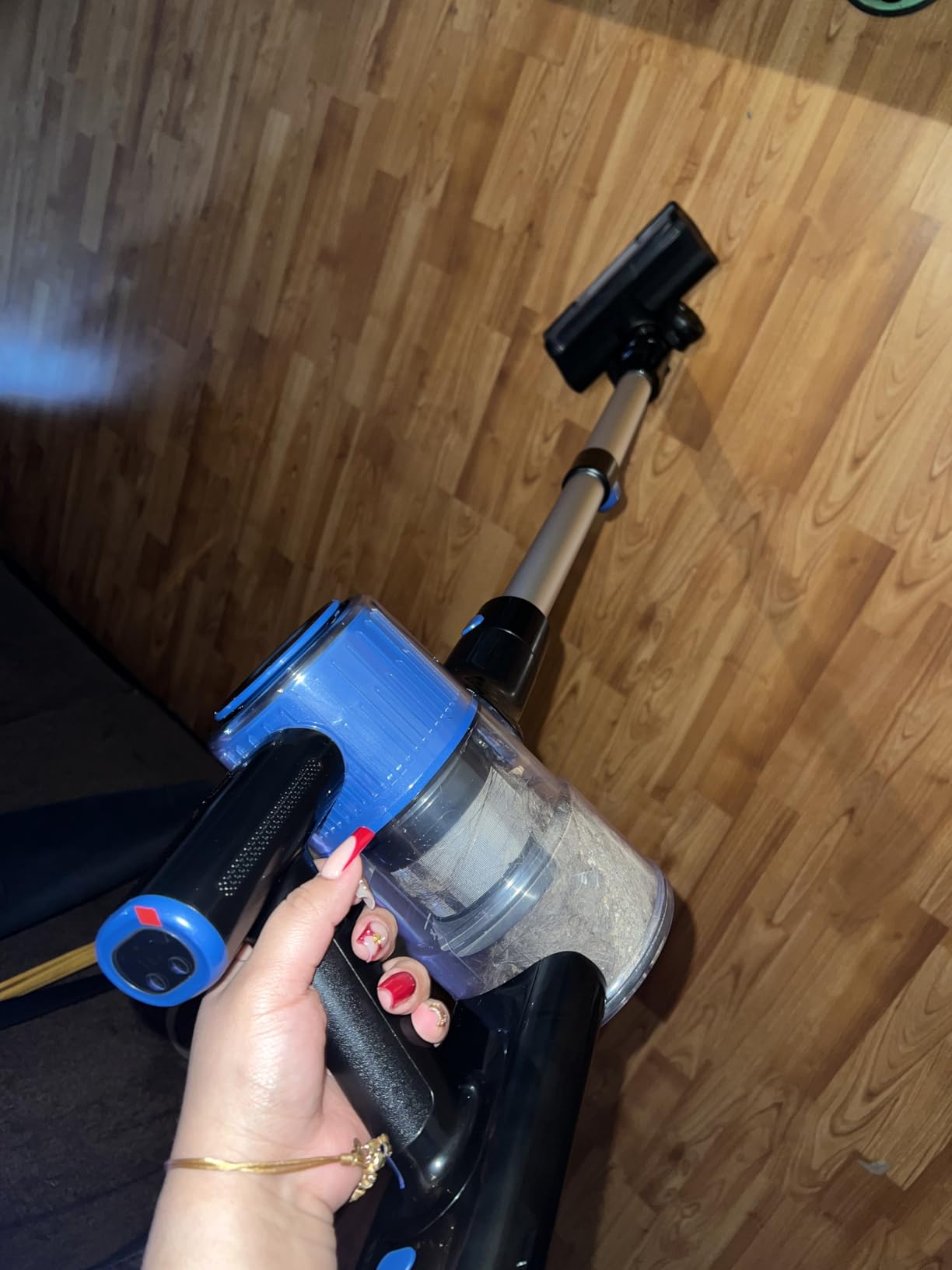 VOKENE Cordless Vacuum Cleaner, 8 in 1 Powerful Suction Lightweight Vacuum Cleaner for Home, LED Display, 3 Suction Modes, 45Mins Detachable Battery Vacuum for Hard Floor Carpet Pet Hair (Blue) customer photo 2
