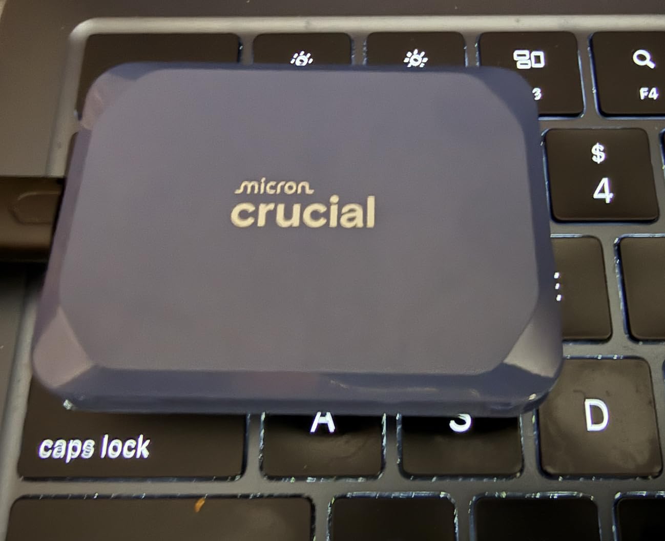 Crucial X10 1TB Portable SSD, Up to 2,100MB/s, USB 3.2 USB-C, External Solid State Drive, Compatible with Windows, Mac & Android, Durable Storage for Games, Photos & Files, Blue - CT1000X10SSD9-02 customer photo 1
