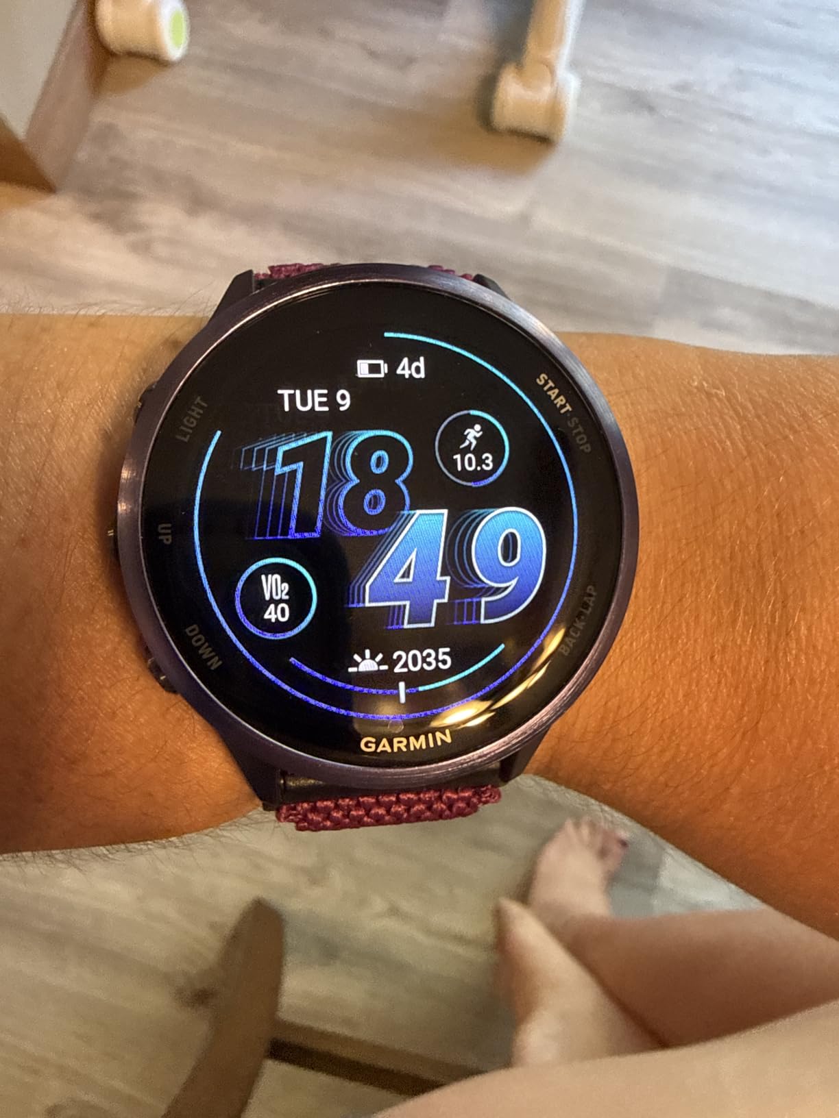 Garmin Forerunner® 570, 42mm, Aluminum, Whitestone/Cloud Blue customer photo 1