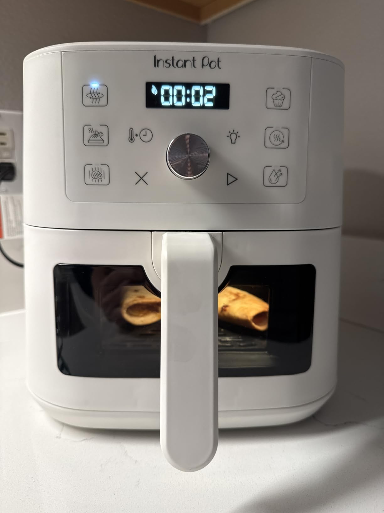 Instant Pot 4Qt Vortex 6-in-1 Mini Air Fryer, Custom Program Options, Air Fry, Broil, Roast, Dehydrate, Bake, Reheat, Black, 4 Quarts customer photo 1