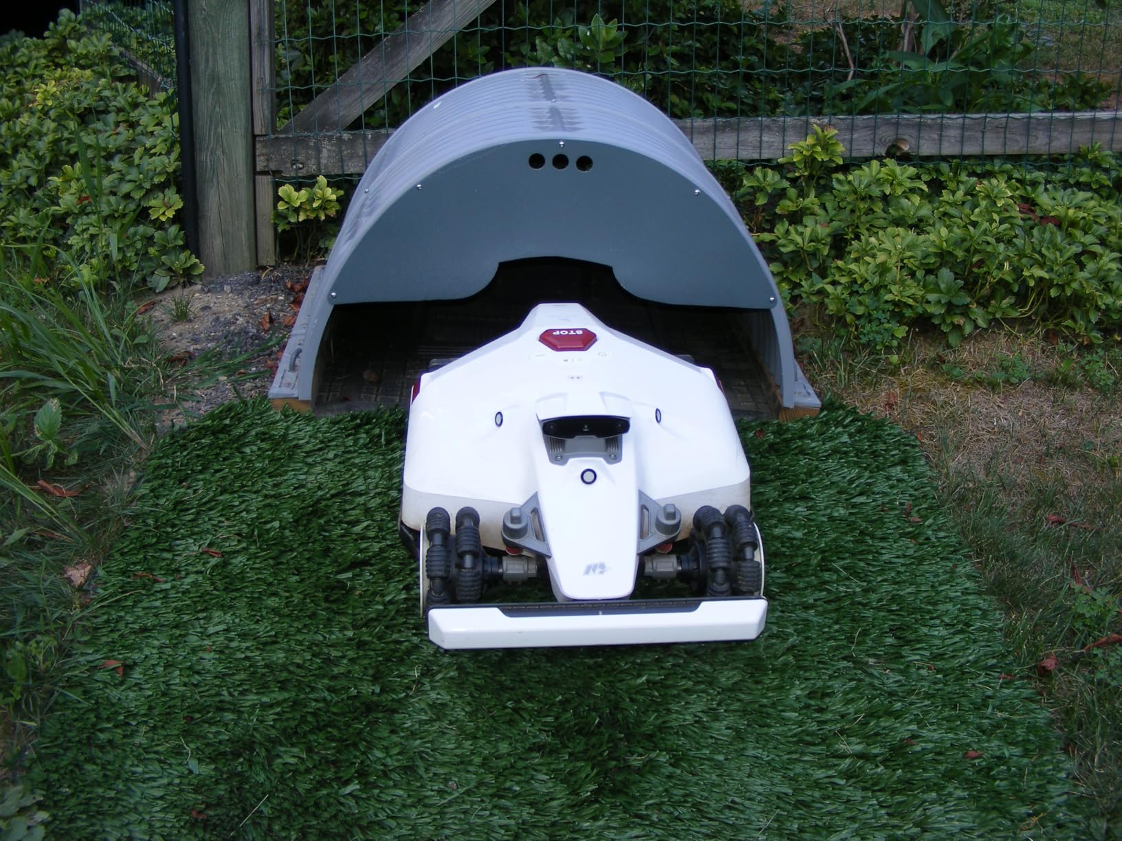 (2026 NEW) Mammotion LUBA mini 2 AWD 1500H Robot Lawn Mower with Garage, for 0.37 Acres, 360° LiDAR+Dual-Camera AI Vision, 80% Slope, DropMow, 20 Multi-Zone Management customer photo 2