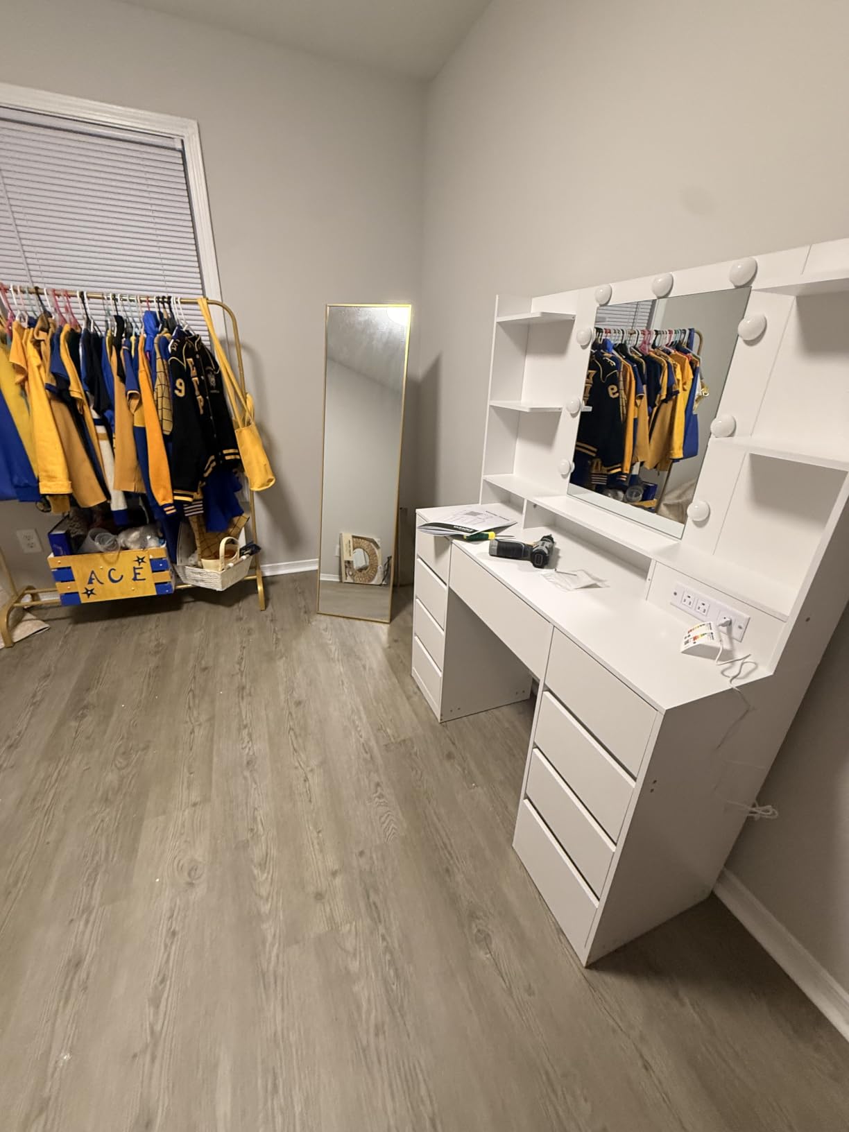 VASAGLE 43.3-Inch Vanity Desk with Mirror and Lights, 3 Drawers 2 Cabinets customer photo 2