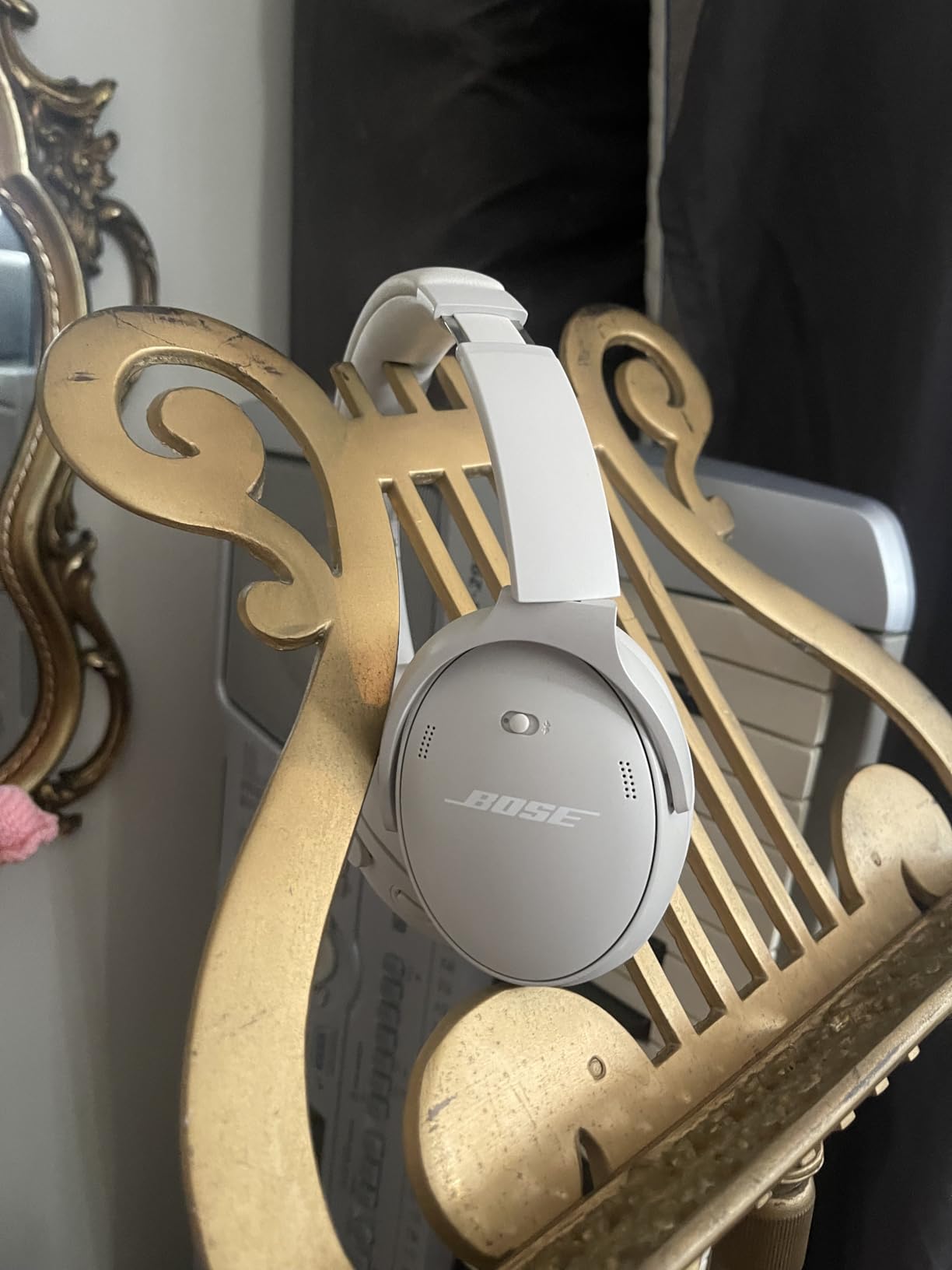 Bose QuietComfort Headphones - Wireless Bluetooth Headphones, Active Over Ear Noise Cancelling and Mic, USB-C Charging, Deep Bass, Up to 24 Hours of Playtime, Moonlight Grey - Limited Edition Color customer photo 1