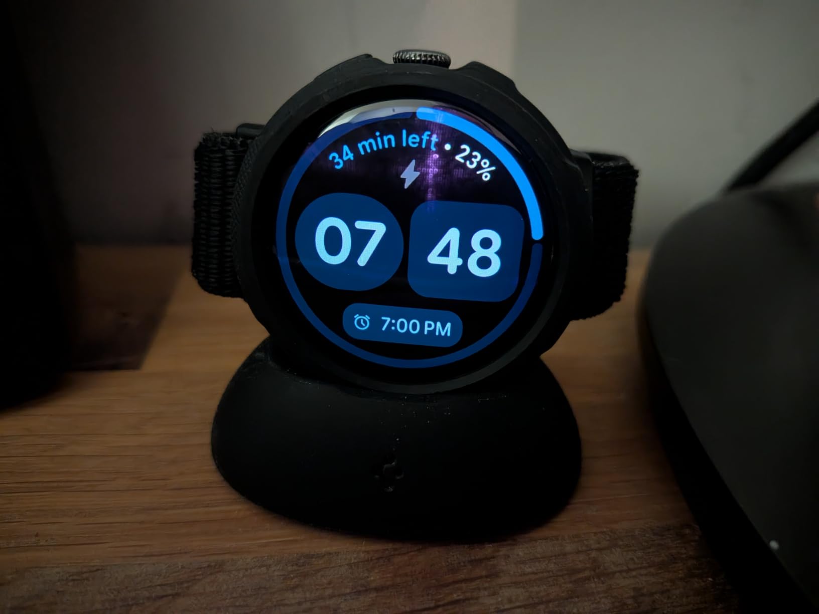 Google Pixel Watch 4 (45mm) - Smartwatch - Moonstone Active Band - Wi-Fi customer photo 2
