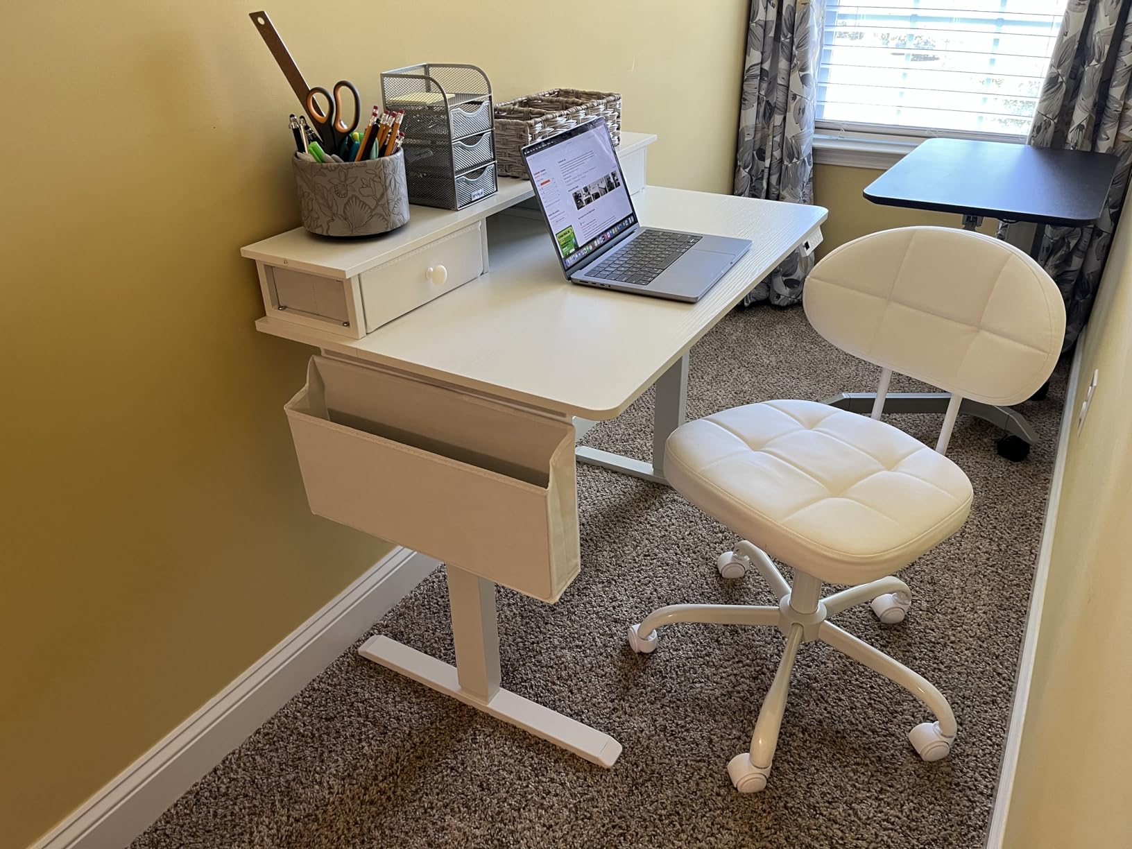 KLUVIS Small Electric Standing Desk with Drawers, 32 Inch, White customer photo 1