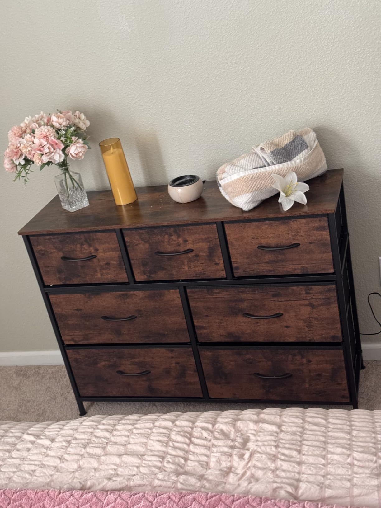 SONGMICS Dresser for Bedroom, Tall Dresser with 4 Fabric Drawers customer photo 1