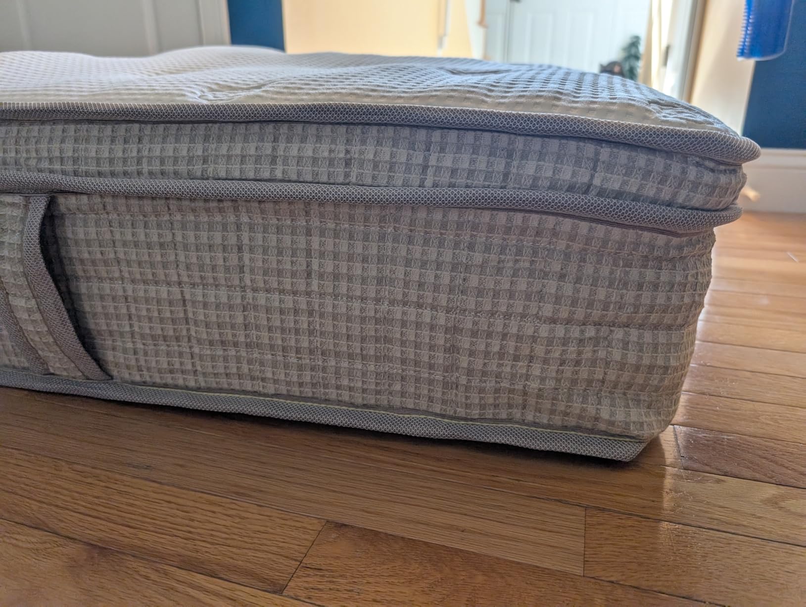 Extra Firm Queen Mattress 14 Inch, Deep Sleep Hybrid Mattress for Lumbar Support & Back Side Sleepers, Pain Relief Mattresses in a Box with Pocket Springs & Cooling Gel - 365-Night Trial, CertiPUR-US customer photo 2