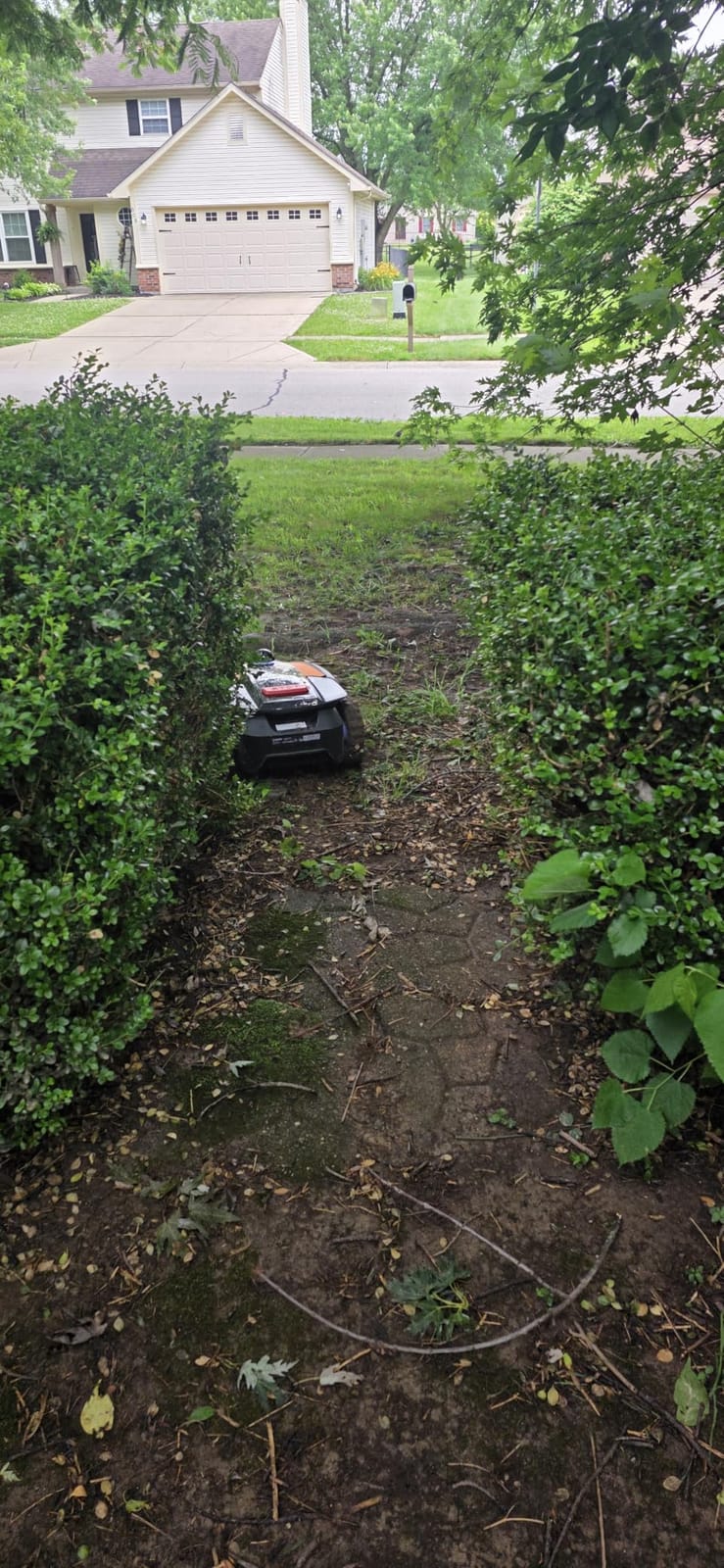 Sunseeker S4 Robot Lawn Mower, 3D LiDAR, Vision AI, 0.25 Acre, Wire-Free customer photo 2