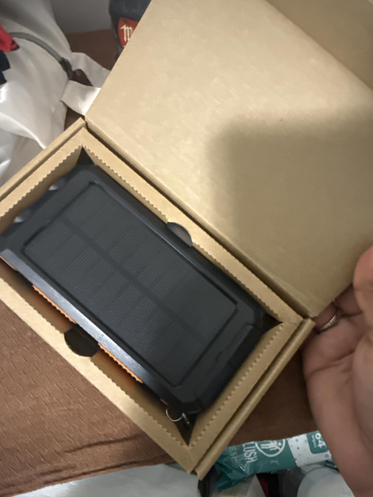 Mregb Solar Charger Power Bank 42800mAh, Portable Charger, Solar Power Bank,External Battery Pack 5V3.1A Qc 3.0 Fast Charger Built-in Super Bright Flashlight (Black) customer photo 2