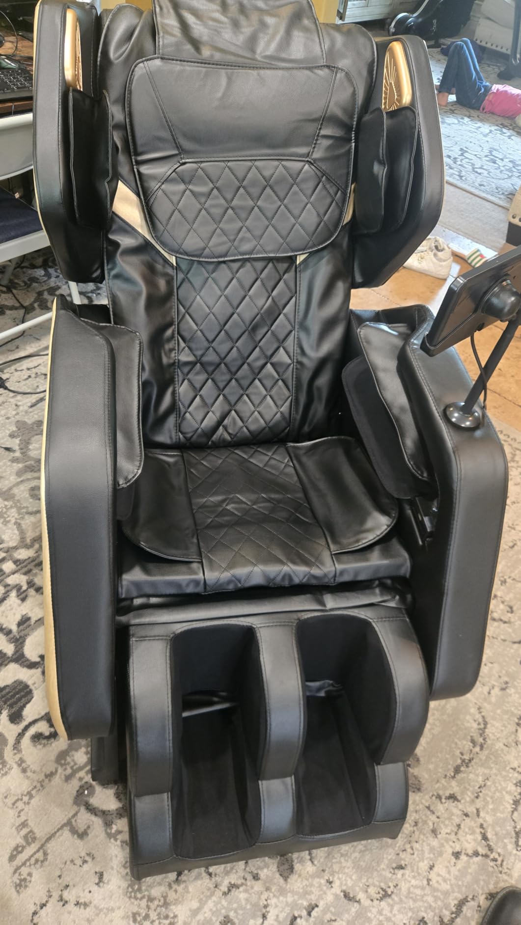 Massage Chair Full Body 14 Fixed Roller Zero Gravity 5 Auto Modes | Zero Gravity Massage Chair with 8 Airbags, Foot Massge, Heating, Phone Controller, Bluetooth Speaker, Nightlights for Home customer photo 1
