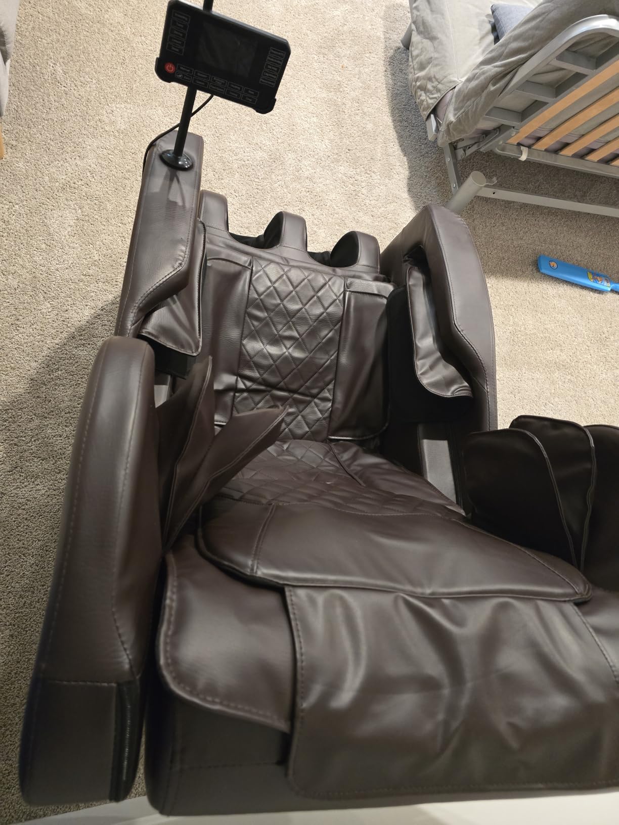 FURNIMAT Massage Chair Full Body Zero Gravity Recliner, 2026 Black Leather customer photo 1